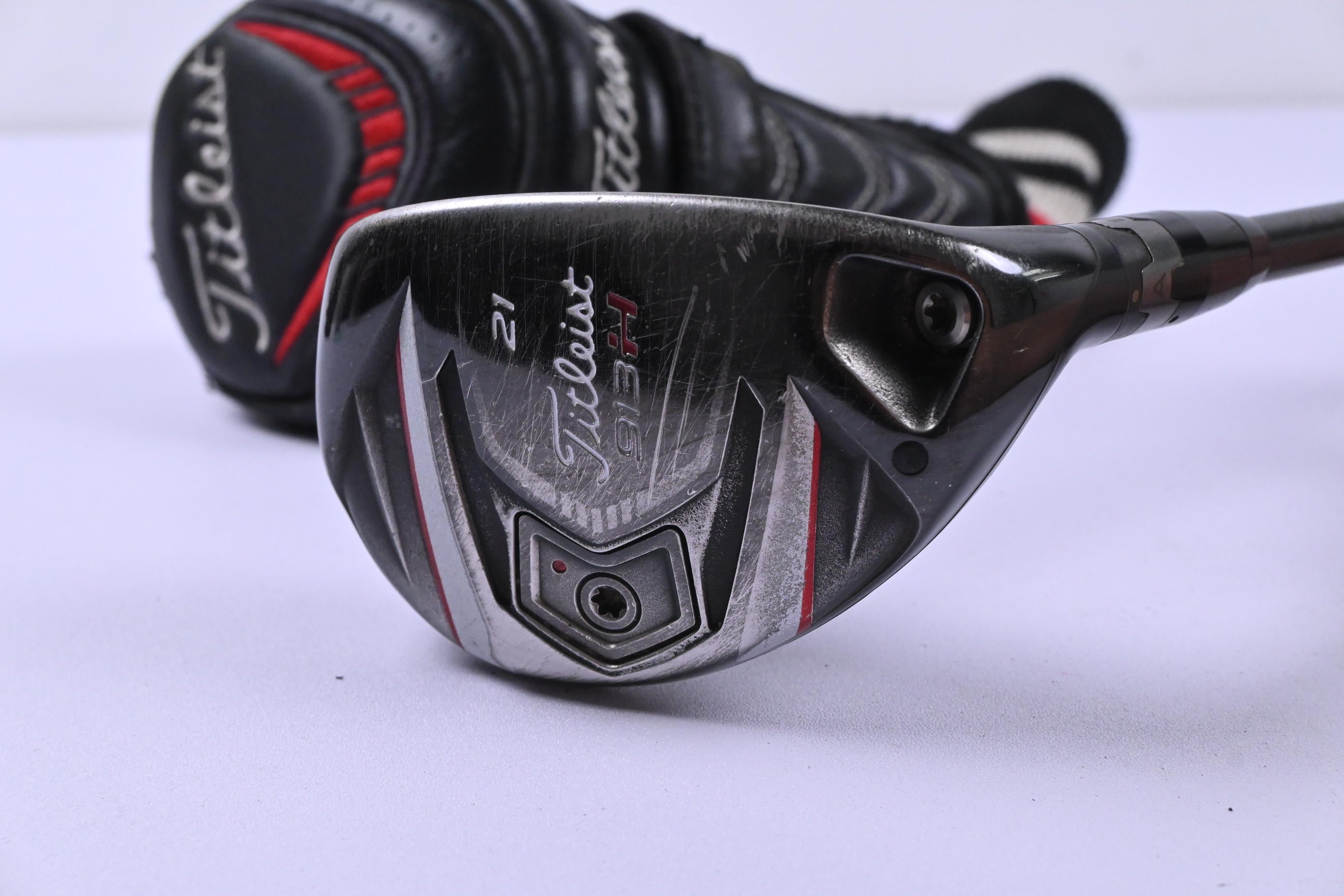 Titleist 913H #3 Hybrid / 21 Degree / Regular Flex Aldila RIP Phenom 80 Shaft