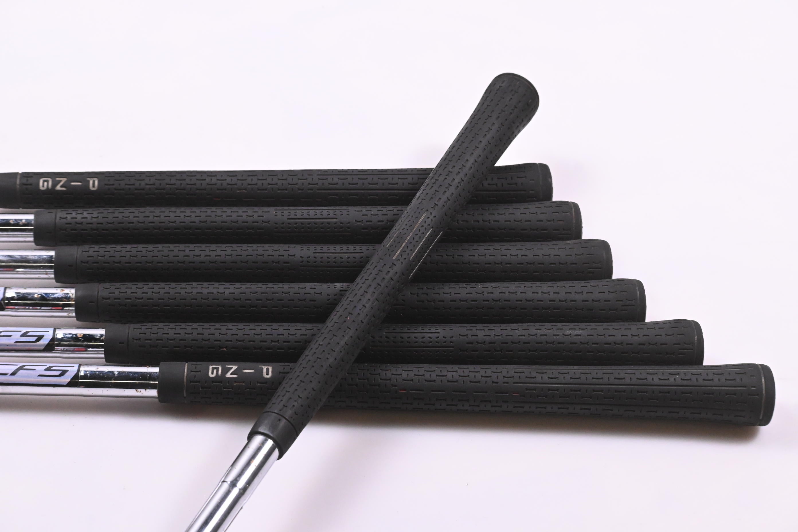 Ping i25 Irons / 4-PW / Black Dot / Regular Flex Ping CFS Shafts