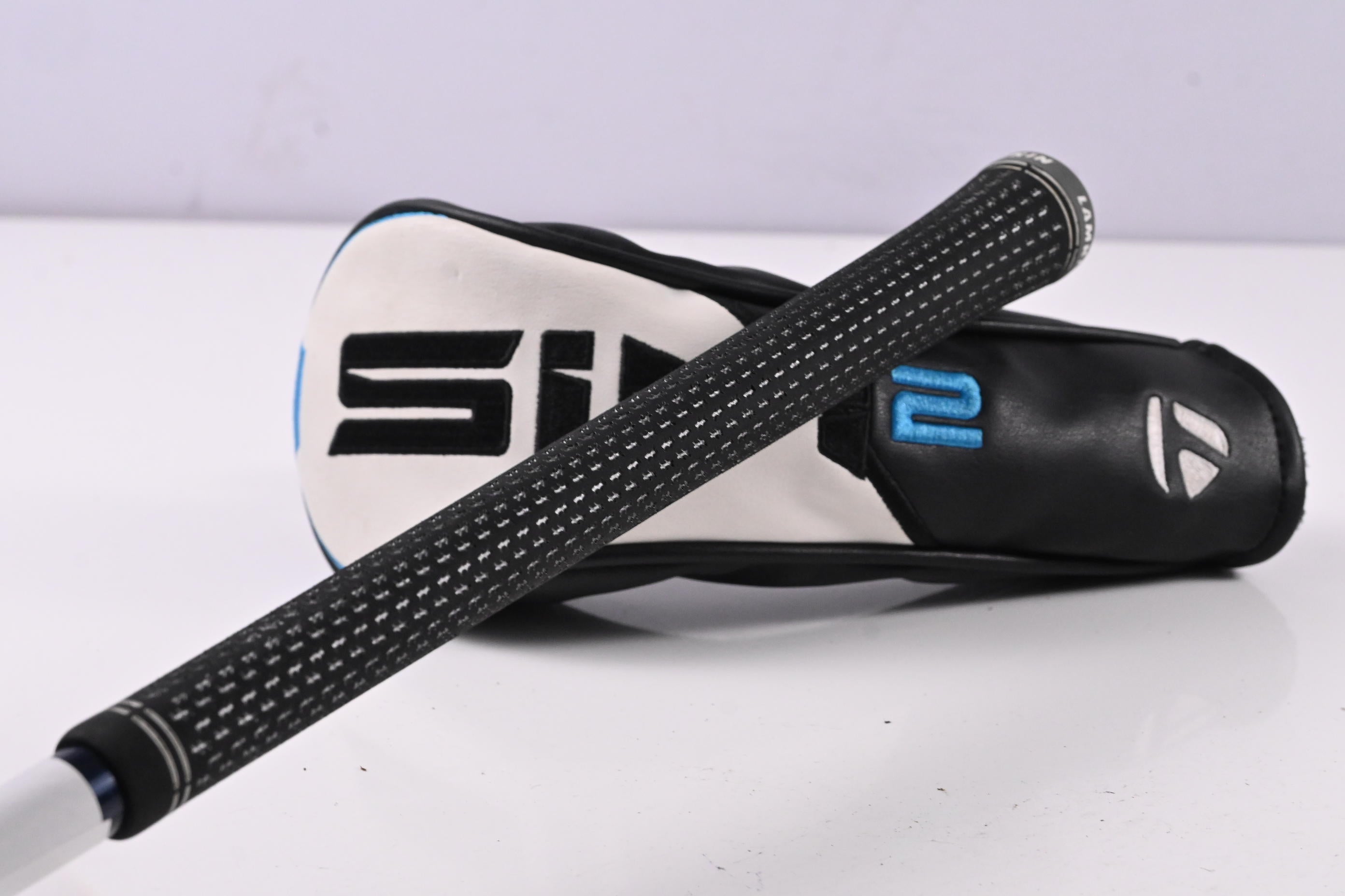 Taylormade SIM2 Max #3 Hybrid / 19 Degree / Stiff Flex Ventus Blue 7 Shaft