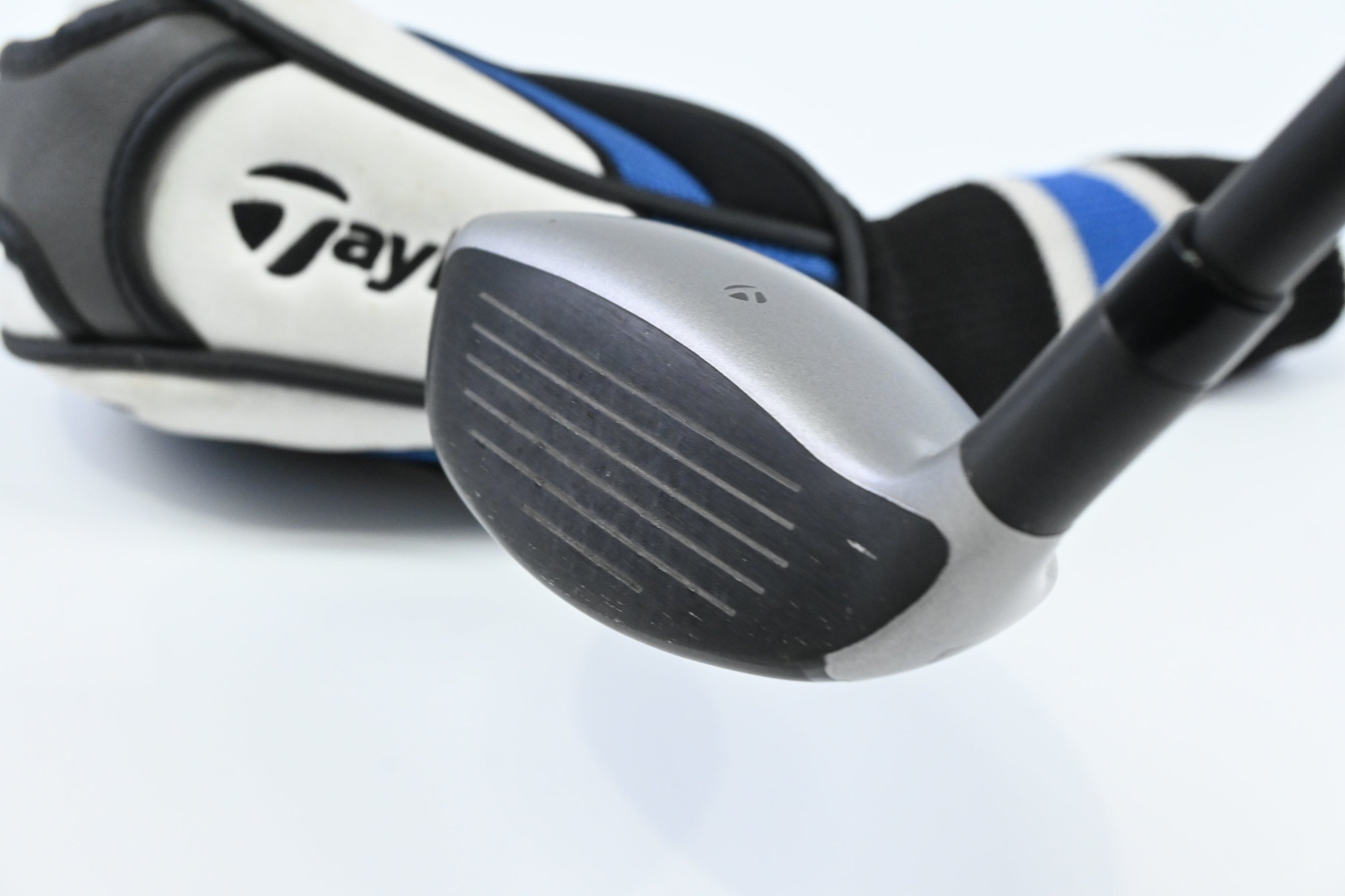 Taylormade SLDR-S #3 Hybrid / 19 Degree / Regular Flex Fujikura Speeder 72