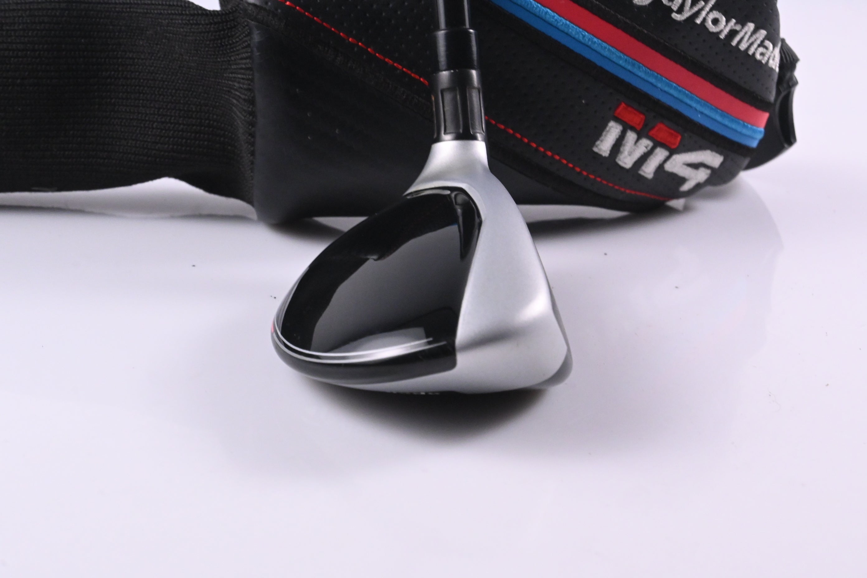 Taylormade M4 #3 Hybrid / 19 Degree / Regular Flex Fujikura Atmos Red 6 Shaft