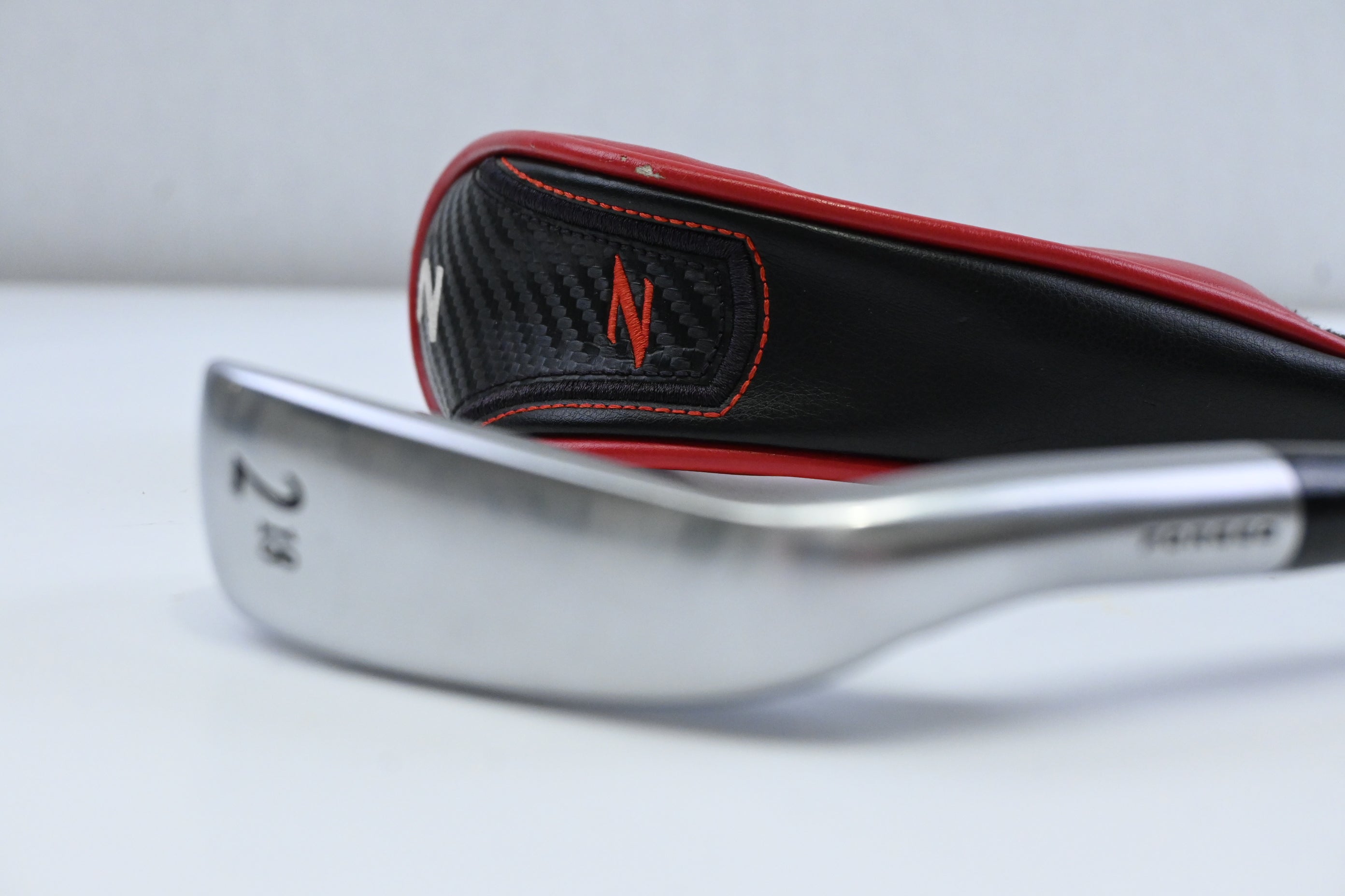 Srixon Z-U85 Utility #2 Iron / 18 Degree / Stiff Flex Miyazaki Mahana 6 Shaft