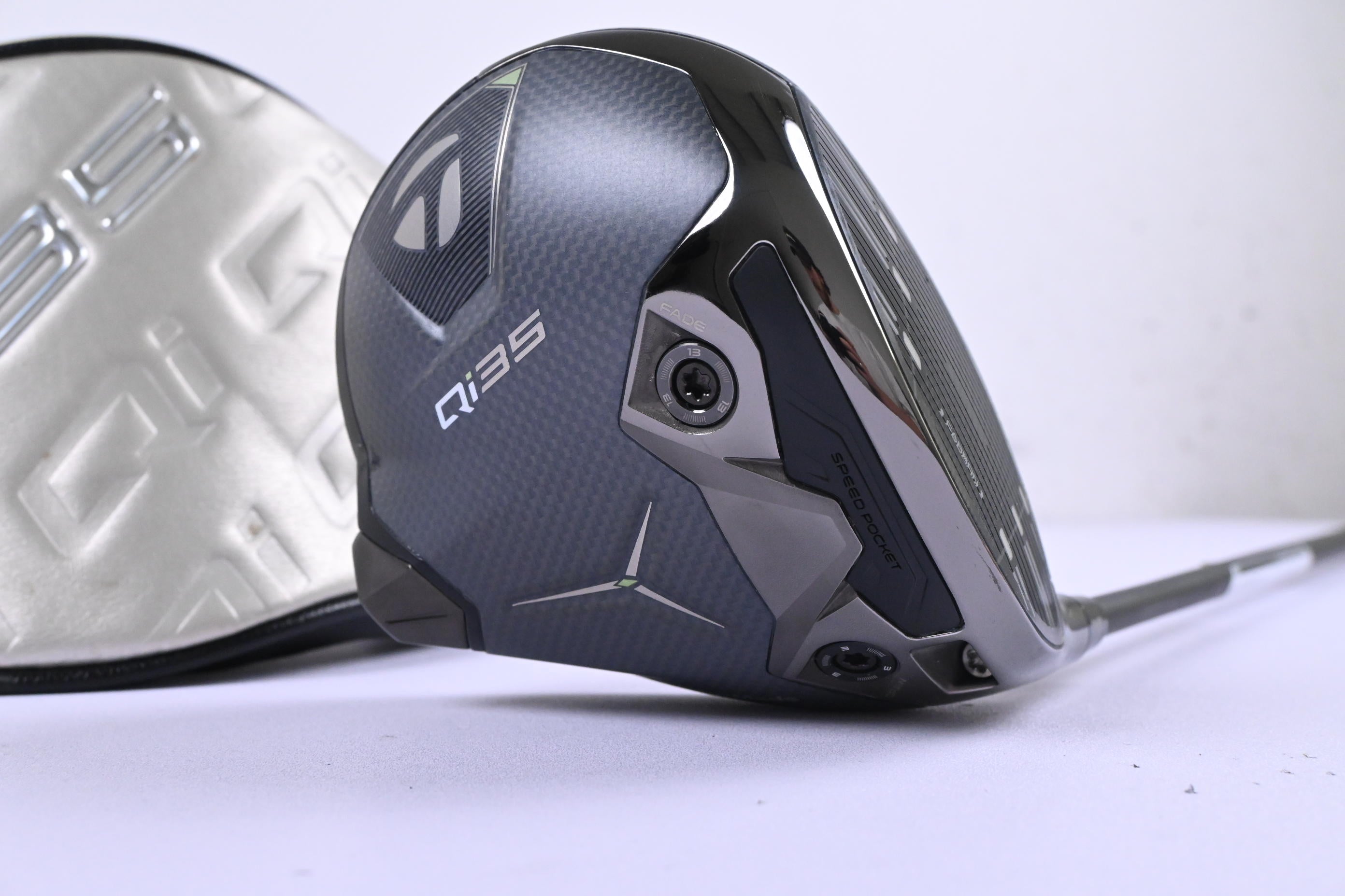 Taylormade Qi35 LS Driver / 9 Degree / Stiff Flex Kai'li Dark Waves White 60