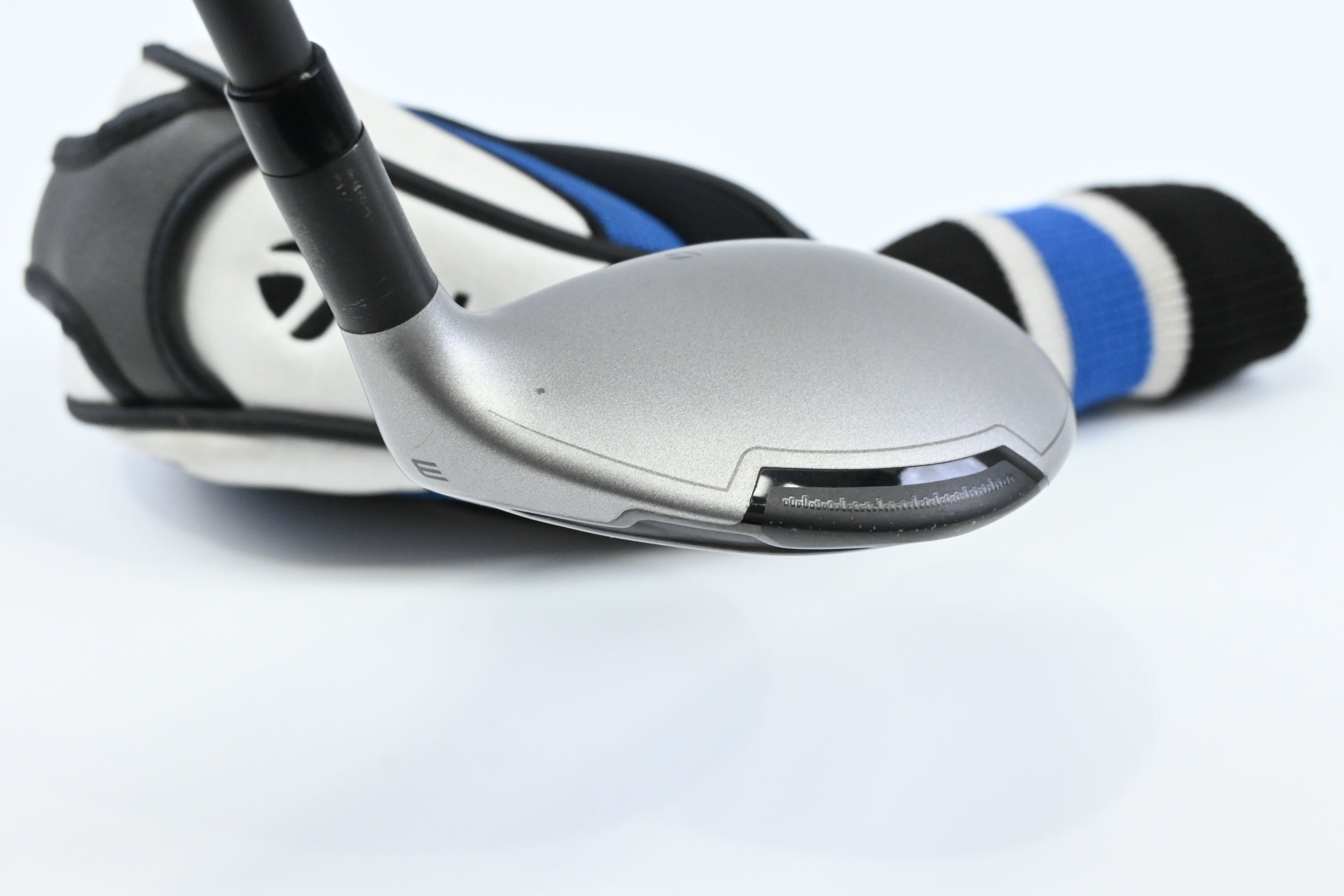 Taylormade SLDR-S #3 Hybrid / 19 Degree / Regular Flex Fujikura Speeder 72