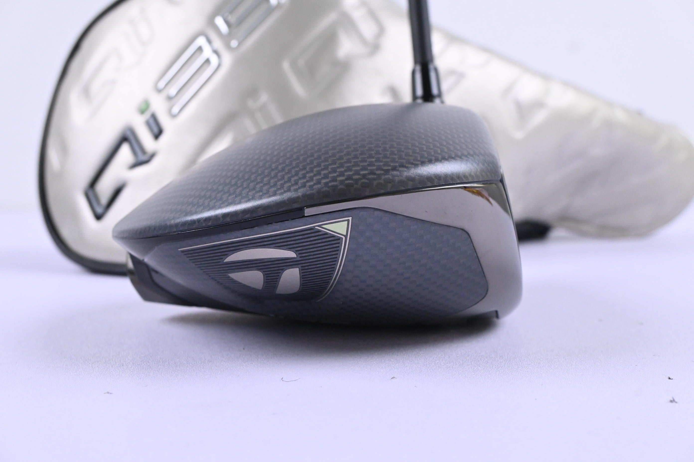 Taylormade Qi35 LS Driver / 9 Degree / Stiff Flex Kai'li Dark Waves White 60
