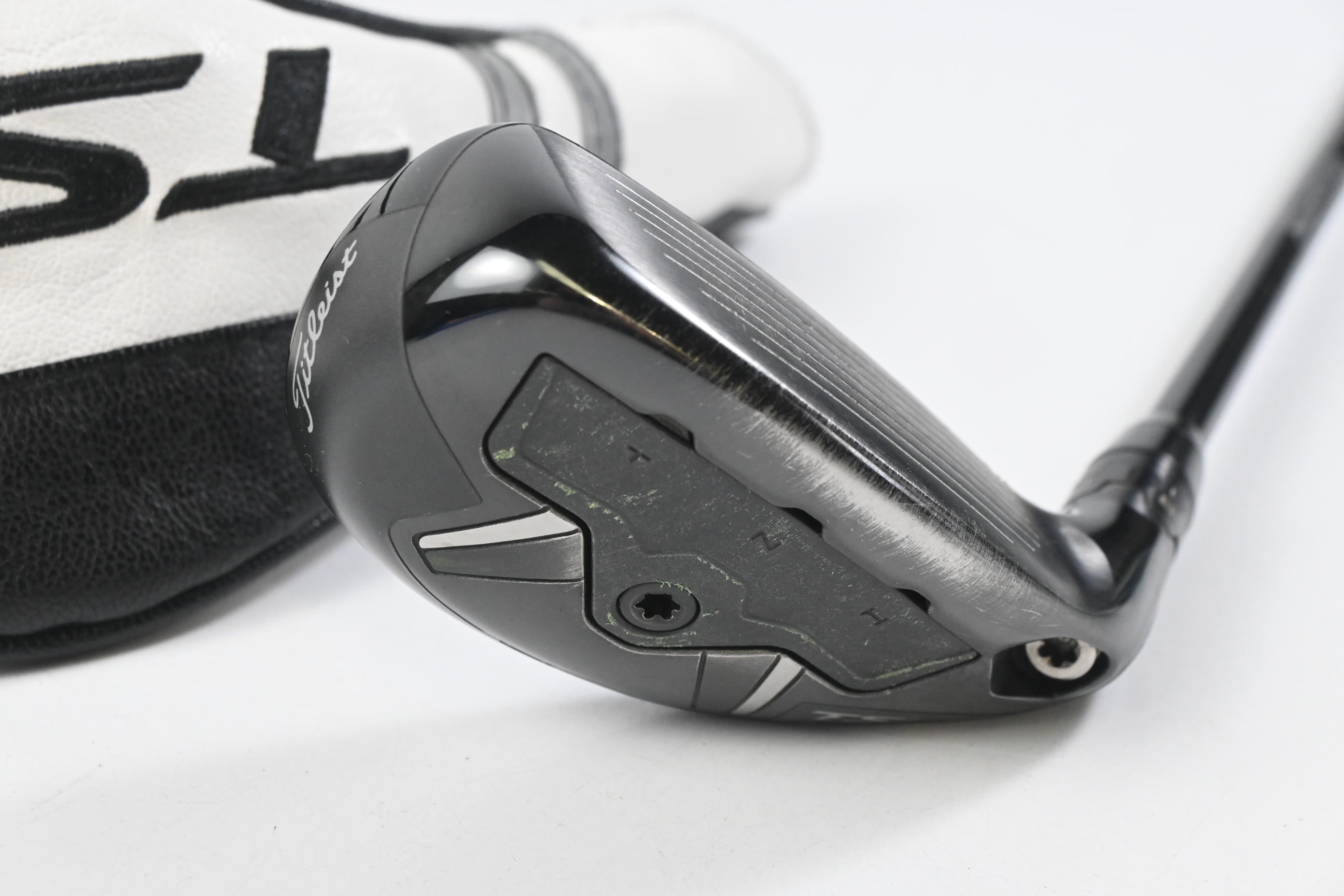 Titleist TSi3 #2 Hybrid / 18 Degree / Stiff Flex Hzrdus Smoke Black RDX 80 Shaft