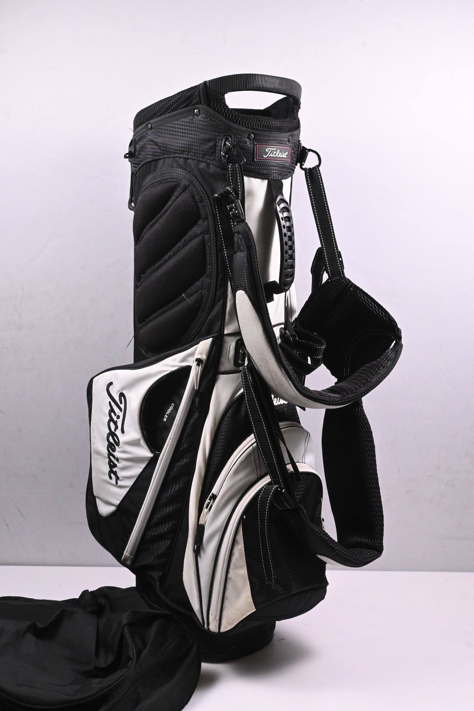 Titleist Stand Bag / 4-Way Divider / Black, White