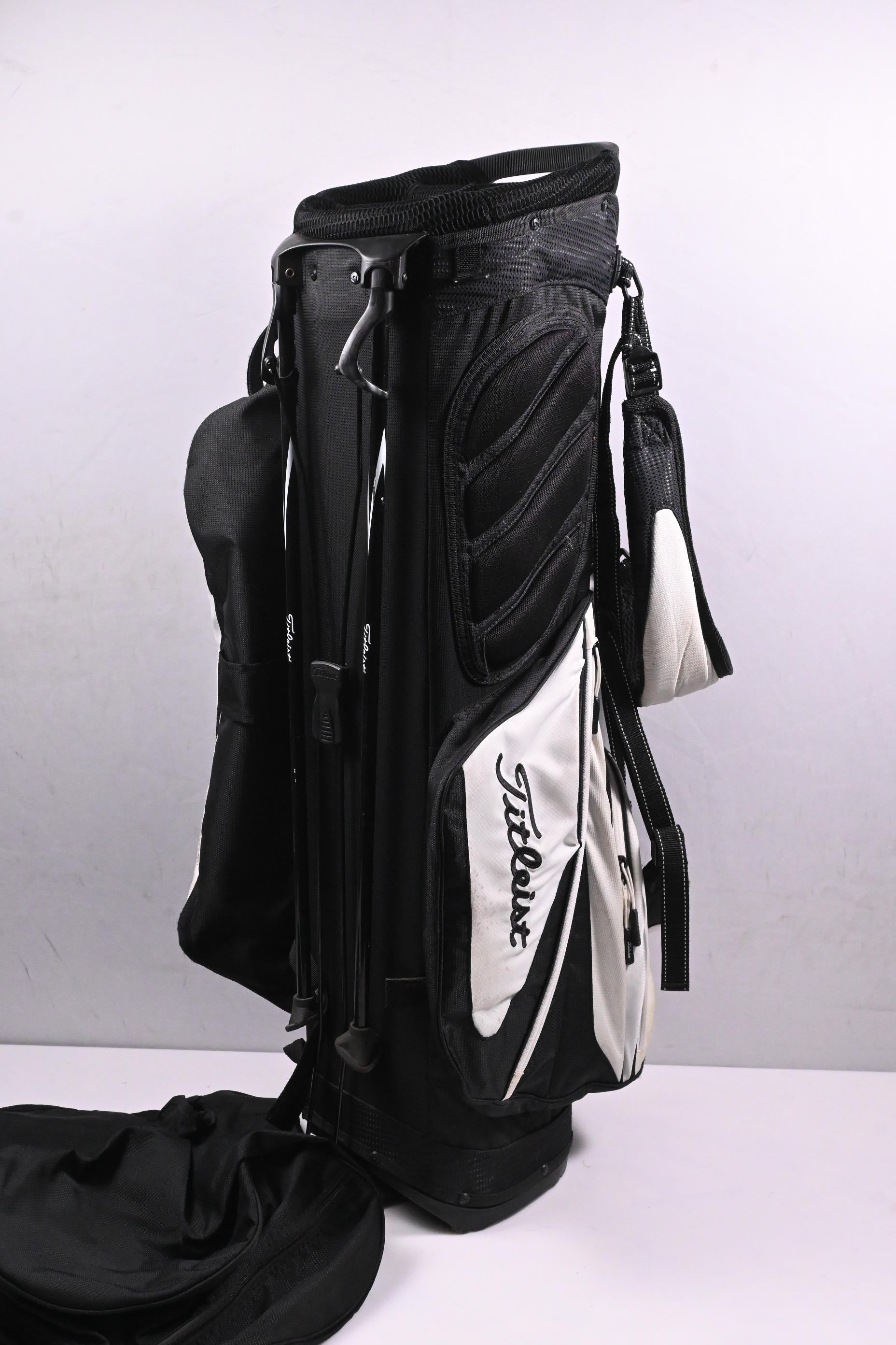 Titleist Stand Bag / 4-Way Divider / Black, White