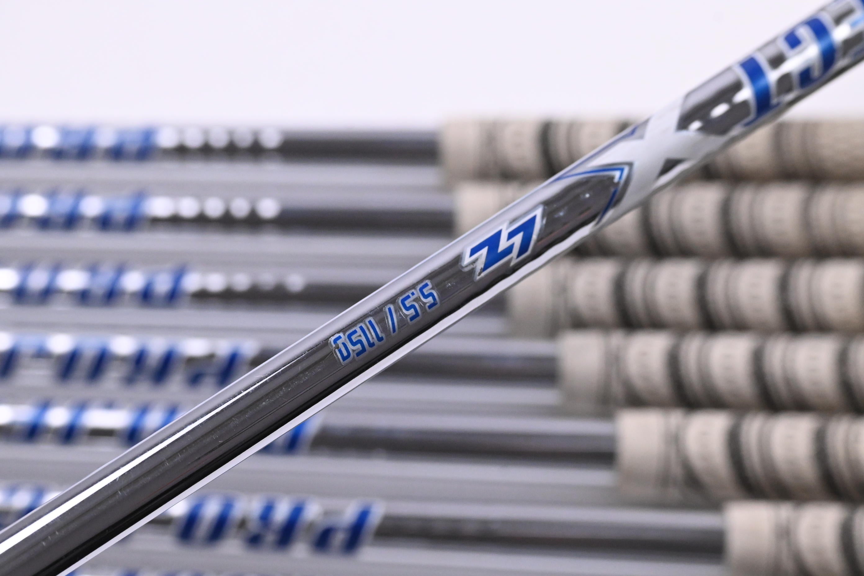 Mizuno Pro 243 Irons / 4-PW+GW / Regular Flex Project X LZ 115 Shafts