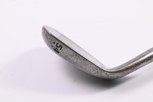 Cleveland 588 RTX 2.0 Sand Wedge / 54 Degree / Stiff Flex Dynamic Gold S400