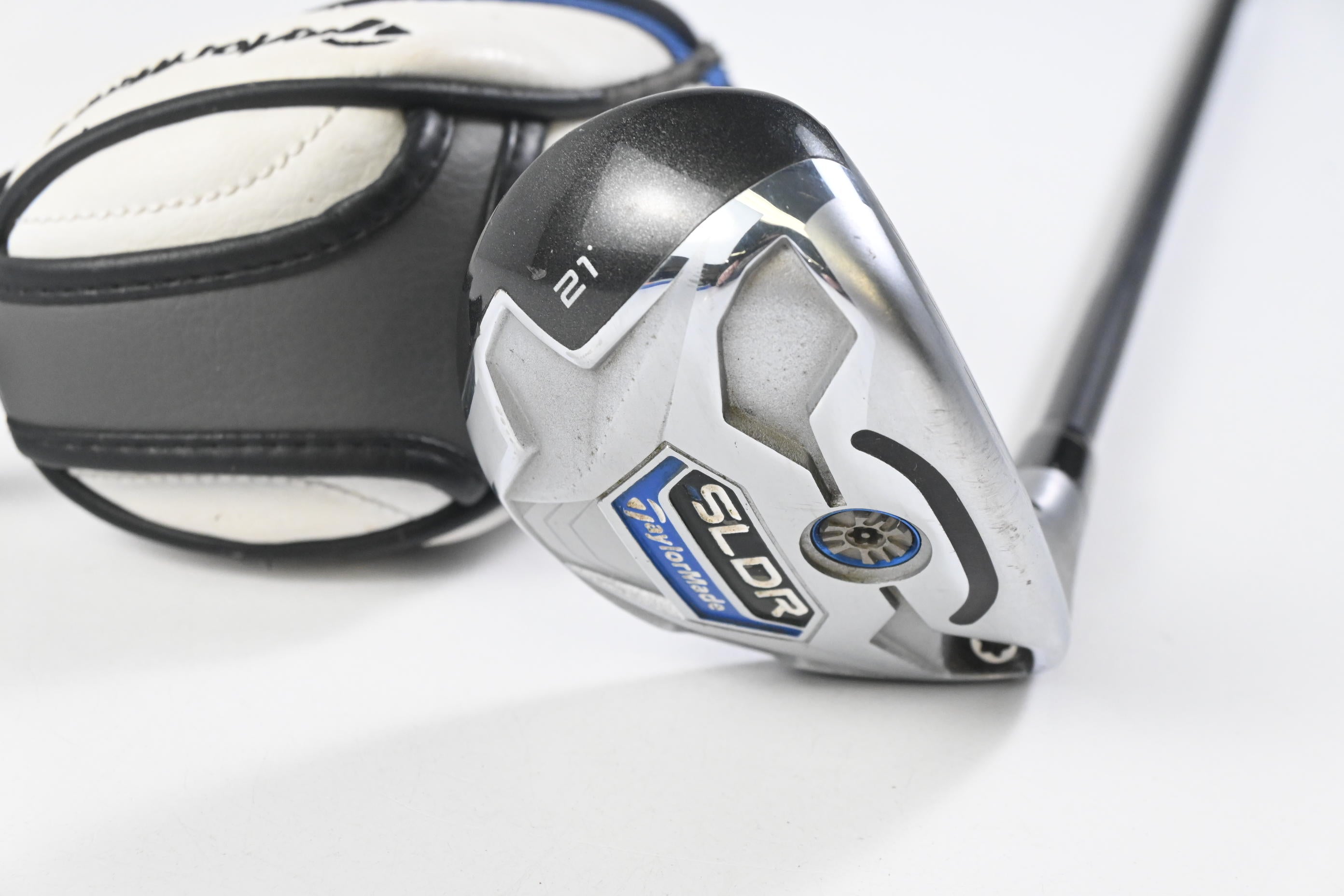 Taylormade SLDR #4 Hybrid / 21 Degree / Stiff Flex Fujikura Motore Speeder 9.3