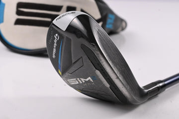 Taylormade SIM2 Max #4 Hybrid / 22 Degree / Regular Flex Ventus Blue 6 Shaft