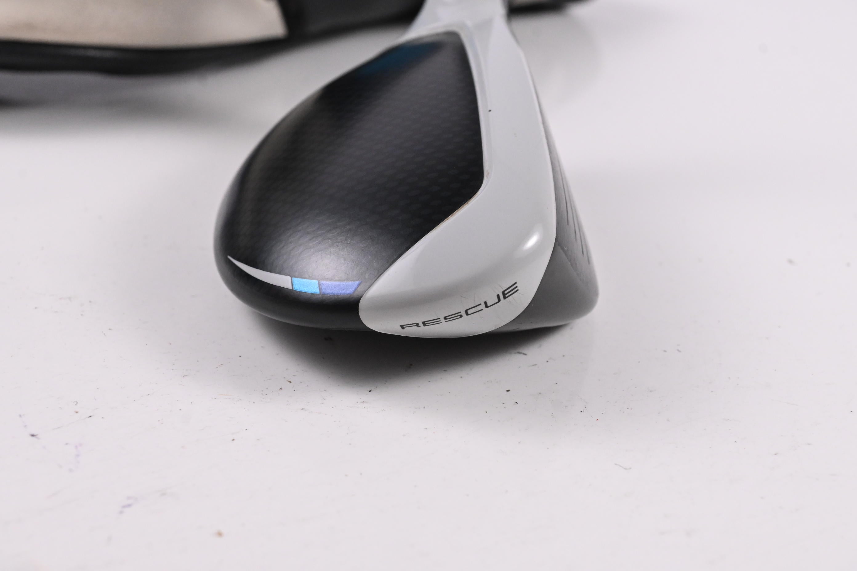 Taylormade SIM2 Max #4 Hybrid / 22 Degree / Regular Flex Ventus Blue 6 Shaft