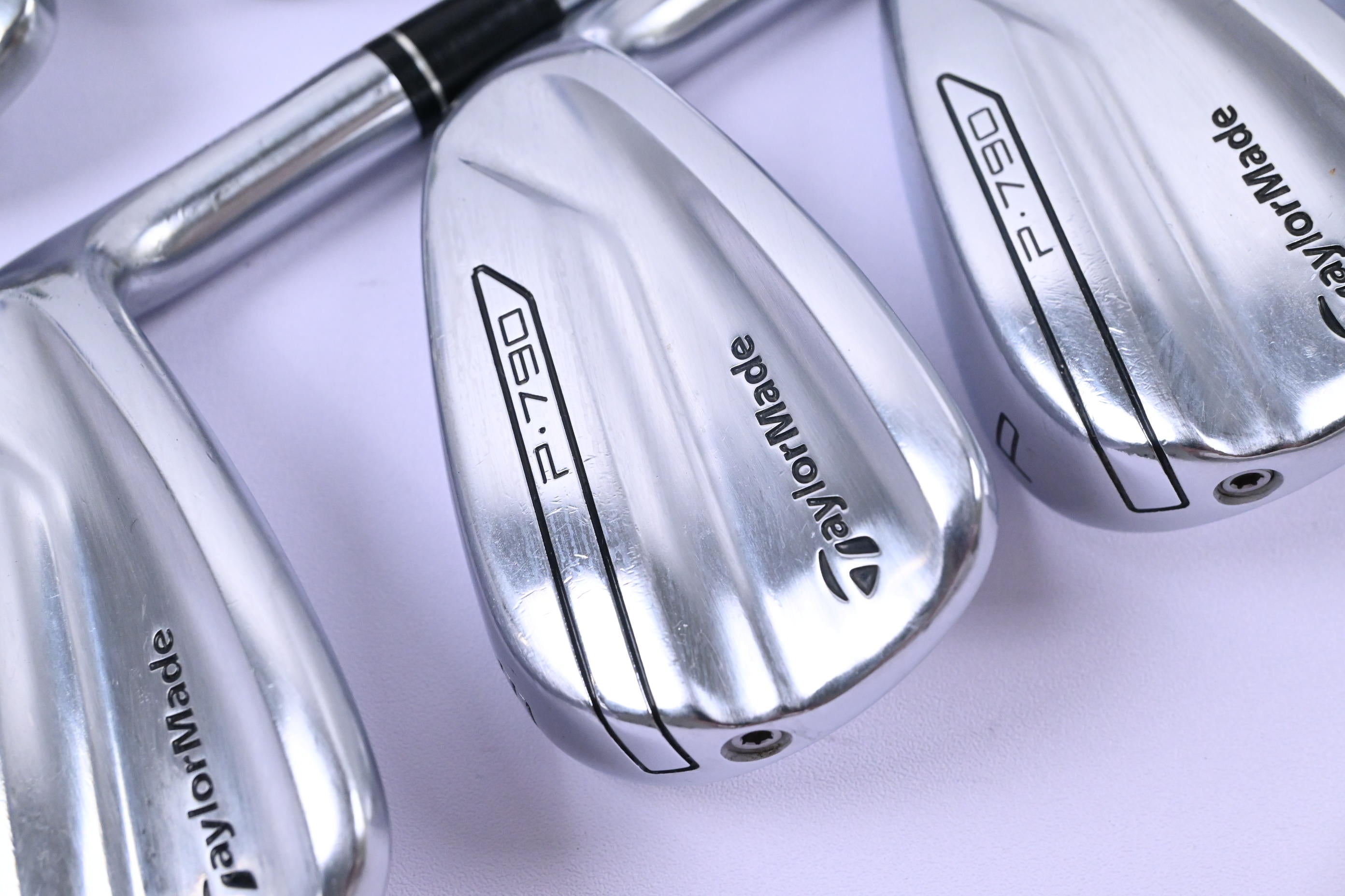 Taylormade P790 2017 Irons / 4-PW+GW / Regular Flex Dynamic Gold 105 Shafts
