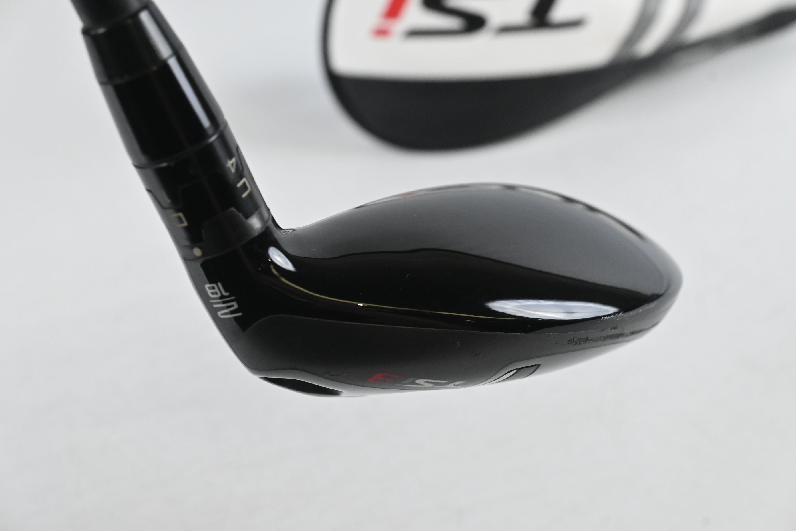Titleist TSi3 #2 Hybrid / 18 Degree / X-Flex Tour AD IZ-95 Shaft