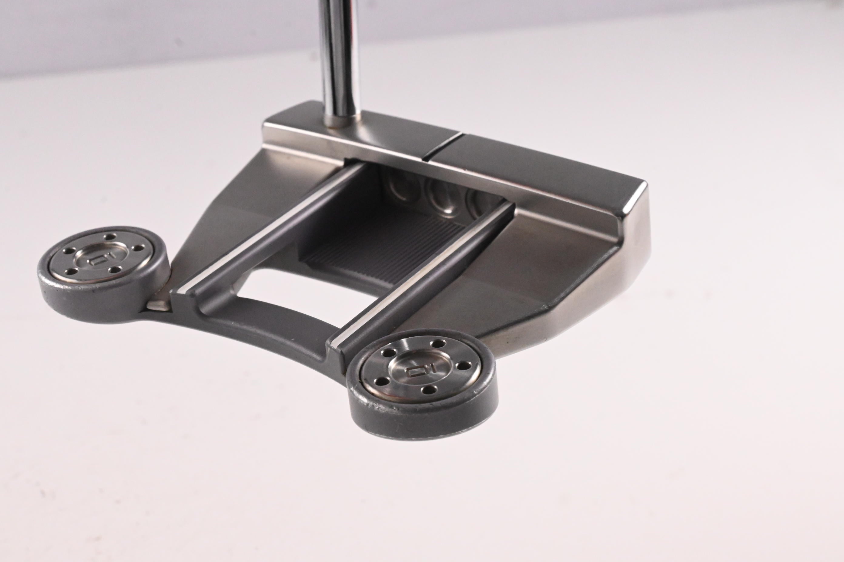 Scotty Cameron Cameron & Crown Futura 6M Putter / 33 Inch