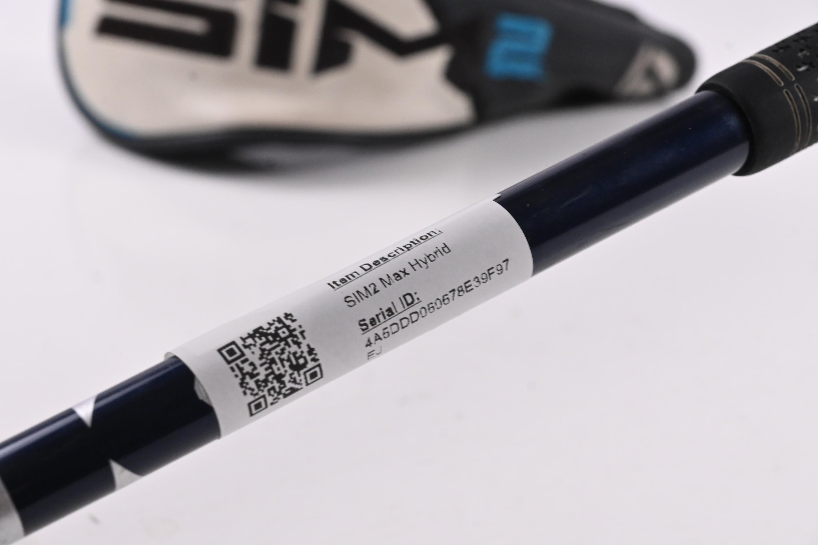 Taylormade SIM2 Max #4 Hybrid / 22 Degree / Regular Flex Ventus Blue 6 Shaft