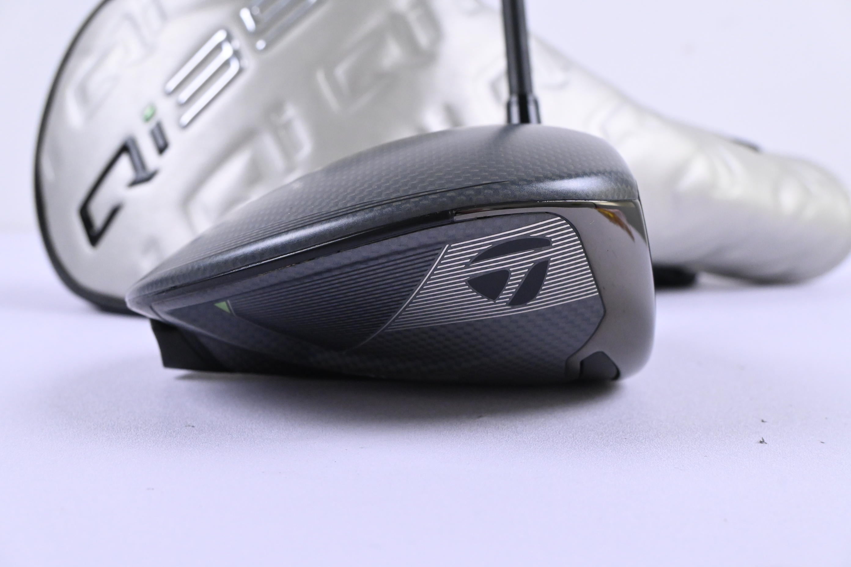 Taylormade Qi35 Max Driver / 9 Degree / Stiff Flex Kai'li Dark Waves Blue CB 60