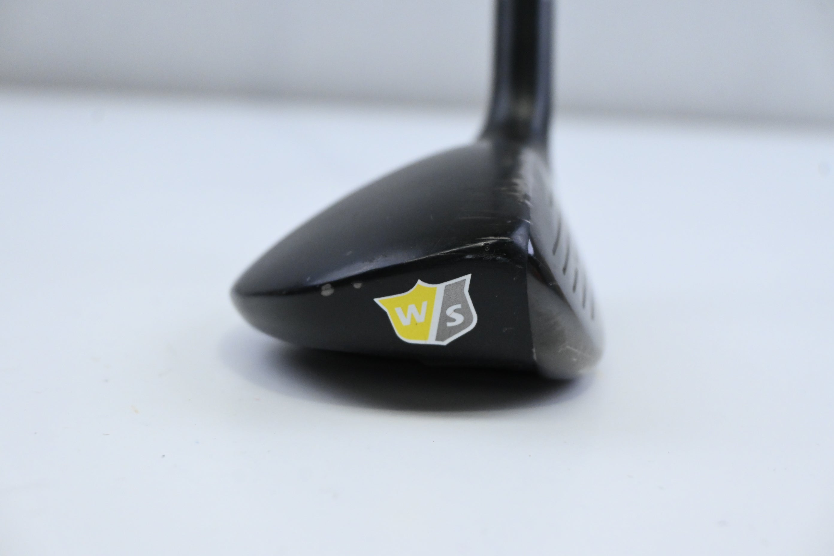 Wilson D200 #4 Hybrid / 23 Degree / Regular Flex Fujikura Vista Pro 69 Shaft