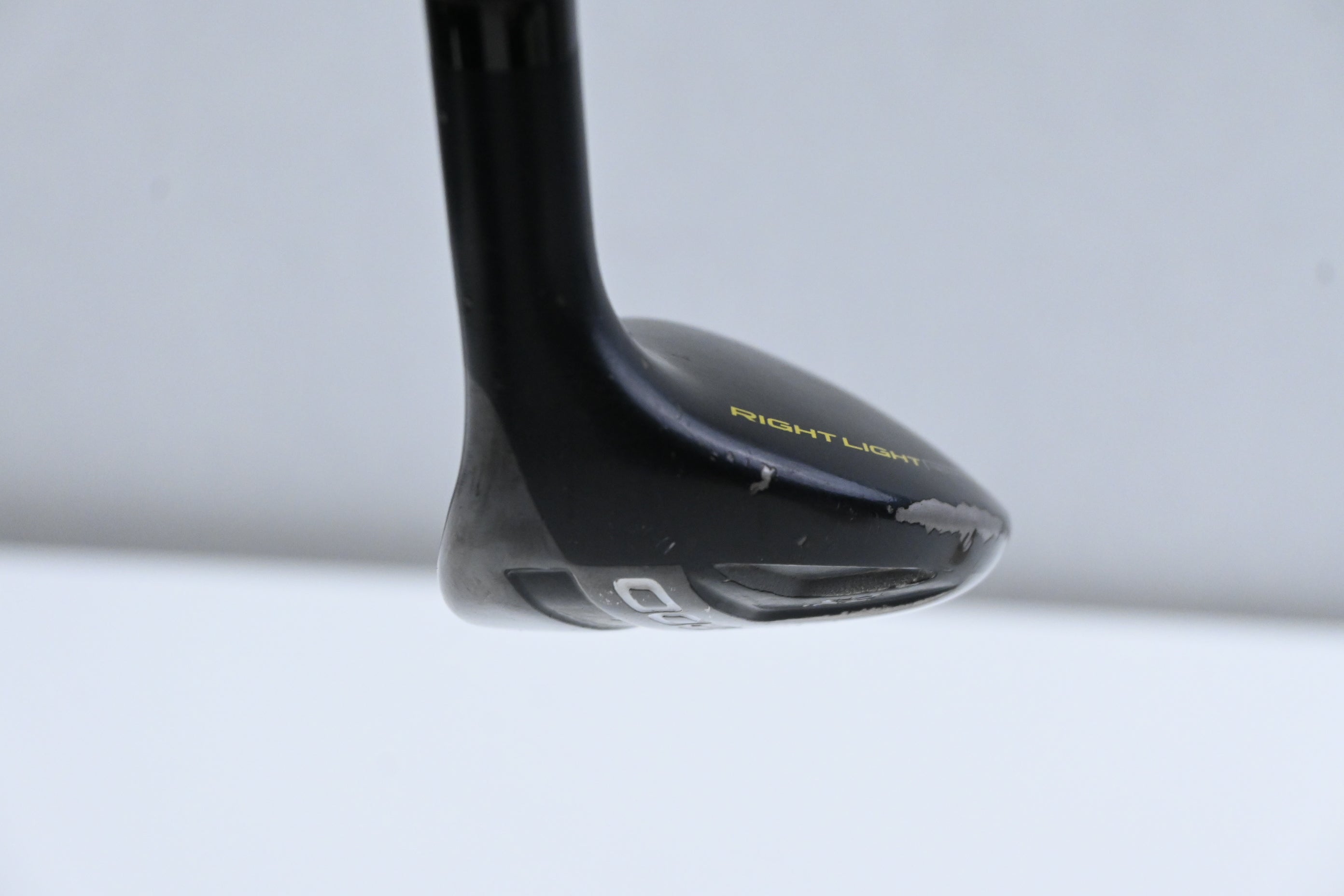 Wilson D200 #4 Hybrid / 23 Degree / Regular Flex Fujikura Vista Pro 69 Shaft