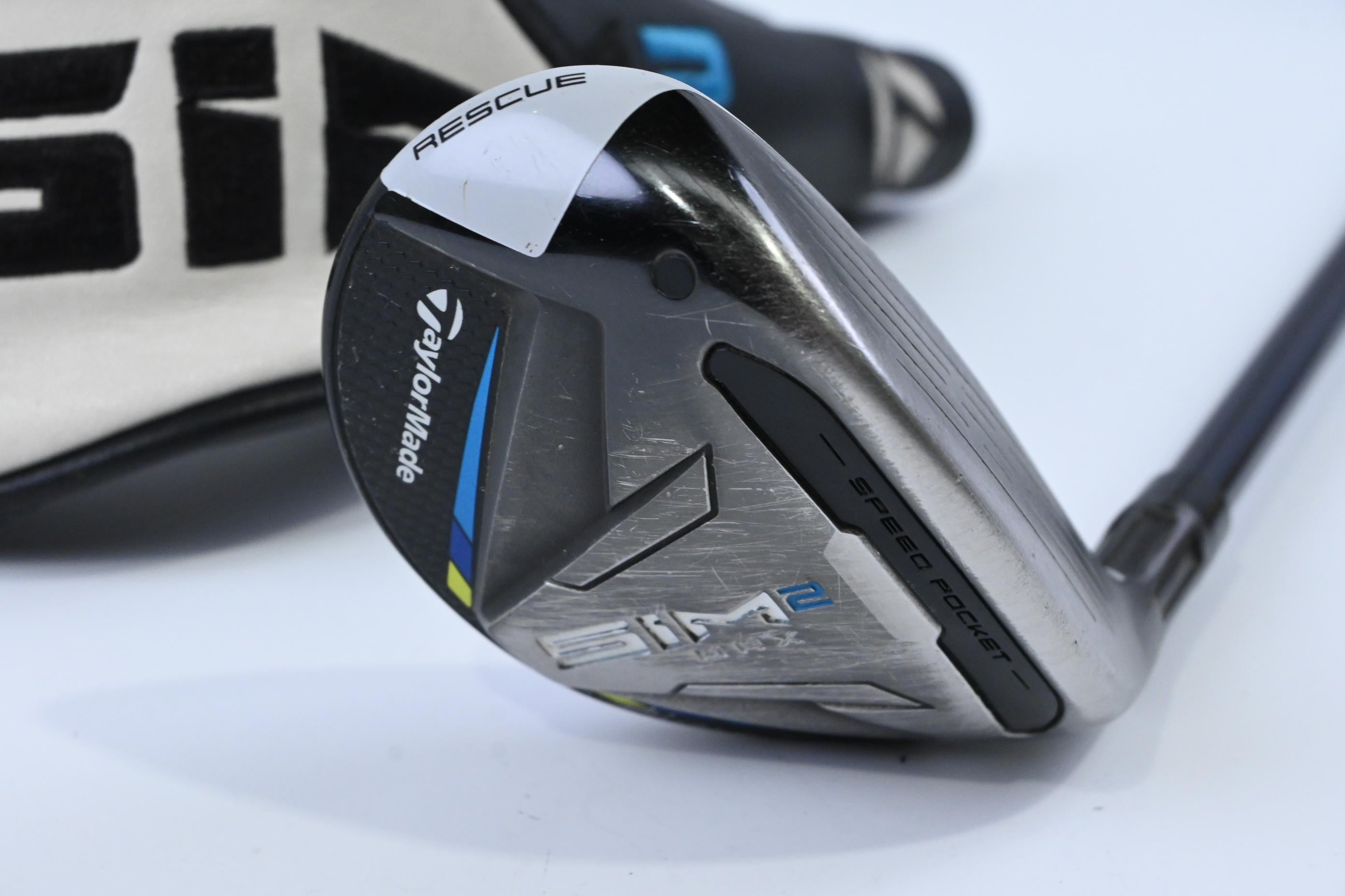 Taylormade SIM2 Max #4 Hybrid / 22 Degree / Regular Flex Fujikura Ventus Blue 6