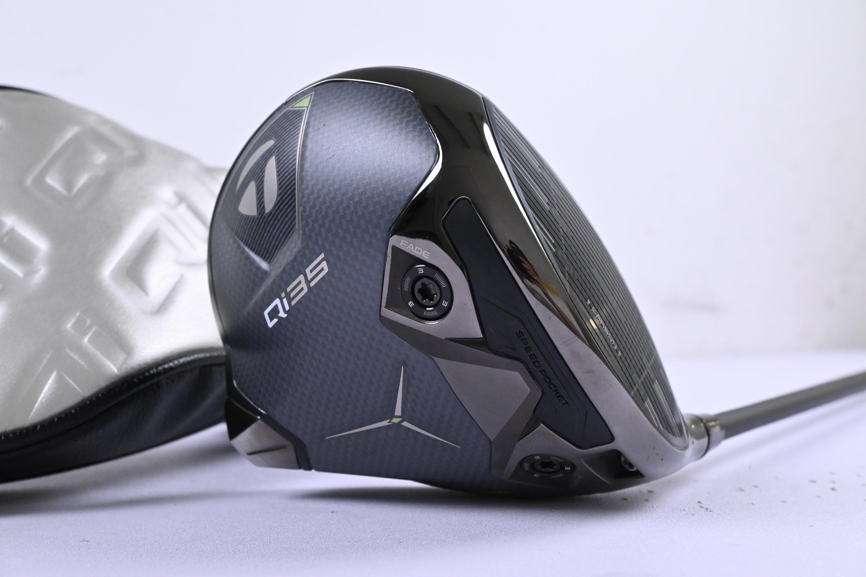 Taylormade Qi35 LS Driver / 10.5 Degree / Stiff Flex Kai'li Dark Waves White 60