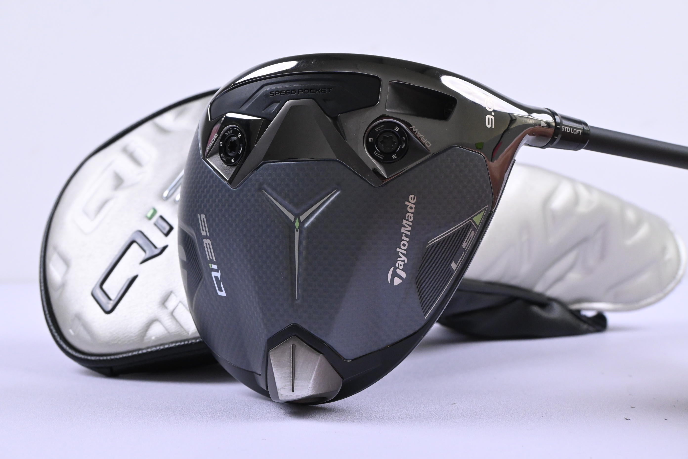 Taylormade Qi35 LS Driver / 10.5 Degree / Stiff Flex Kai'li Dark Waves White 60
