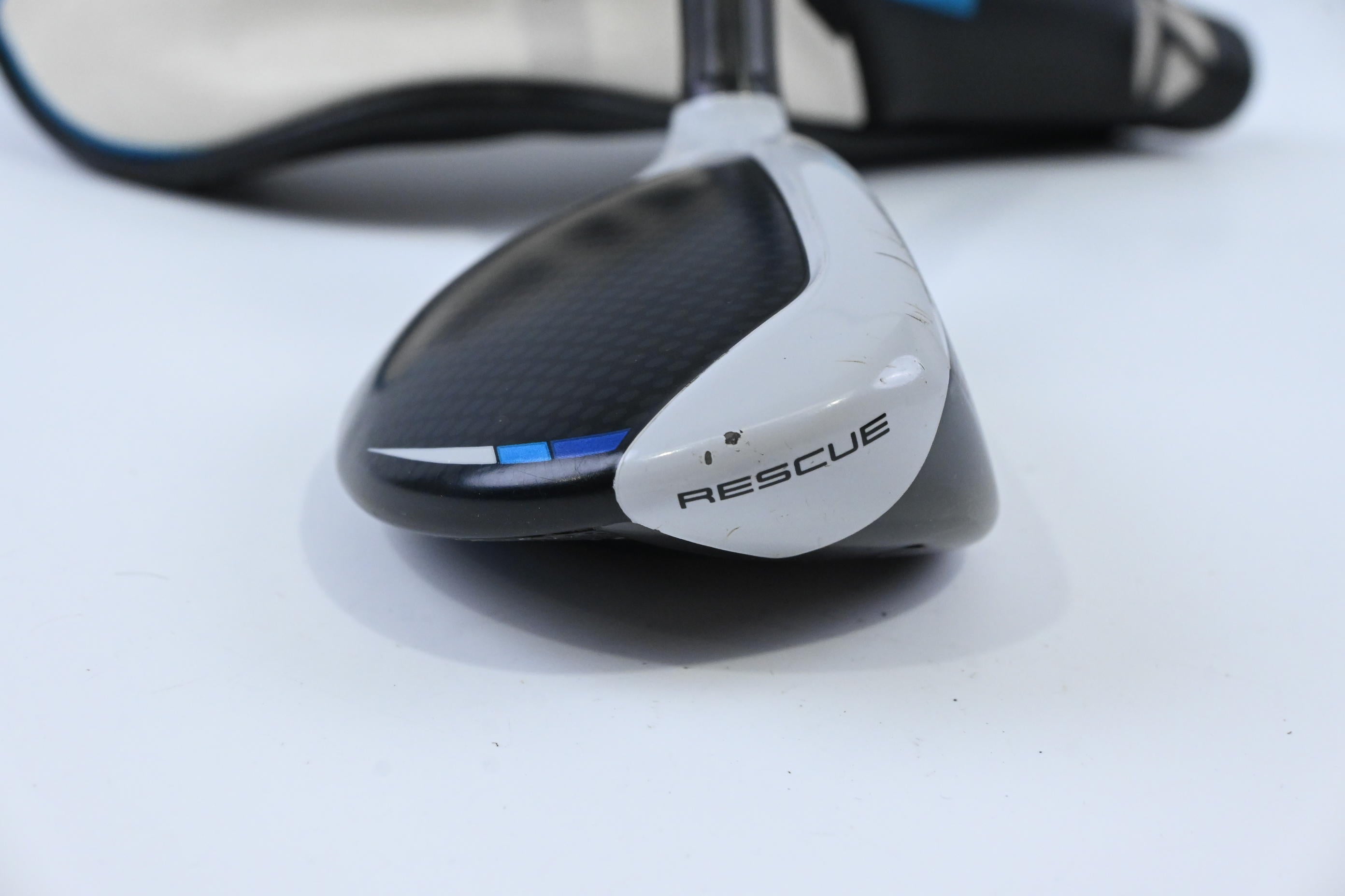 Taylormade SIM2 Max #4 Hybrid / 22 Degree / Regular Flex Fujikura Ventus Blue 6