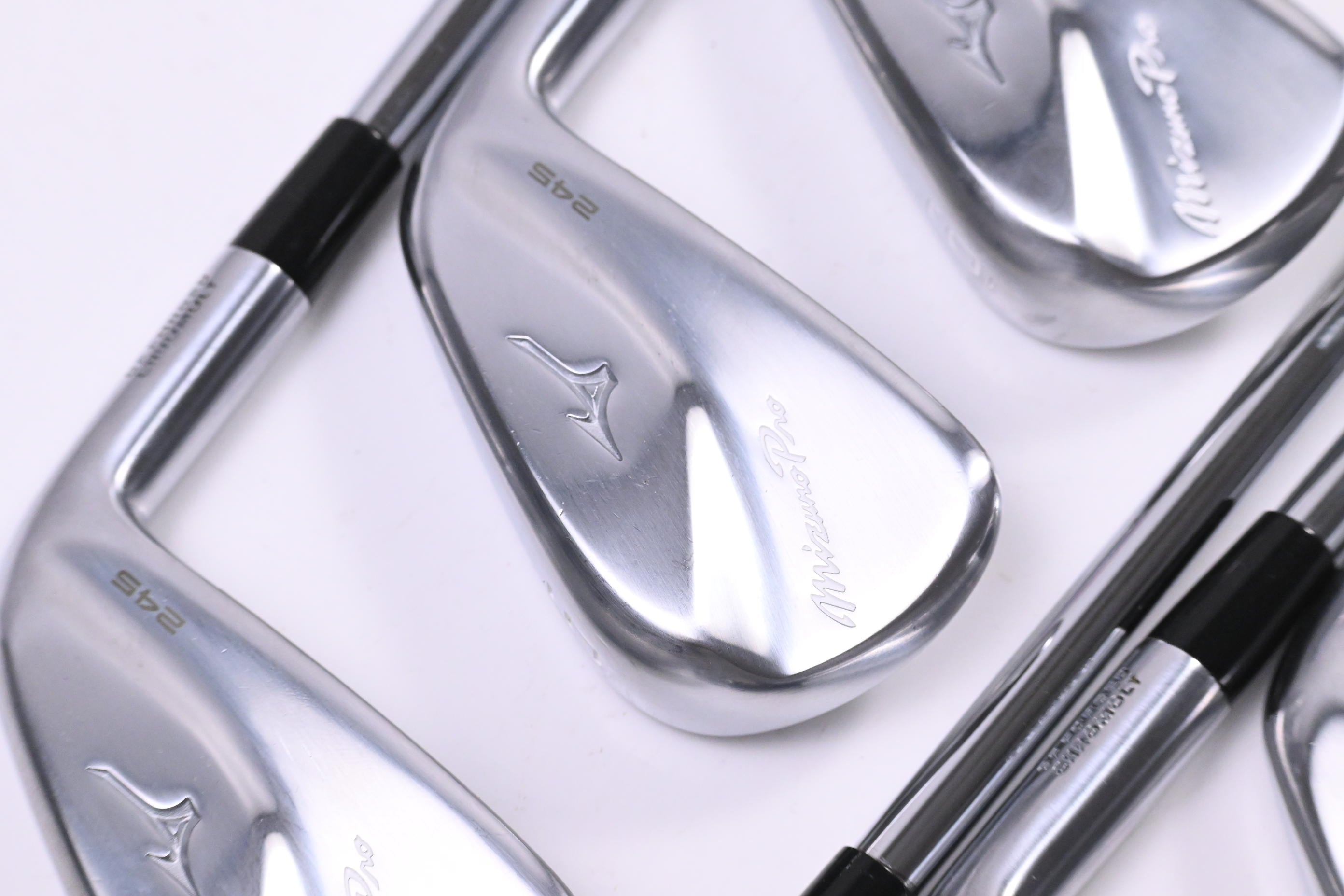 Mizuno Pro 245 Irons / 4-PW / Regular Flex Dynamic Gold Mid 100 R300 Shafts
