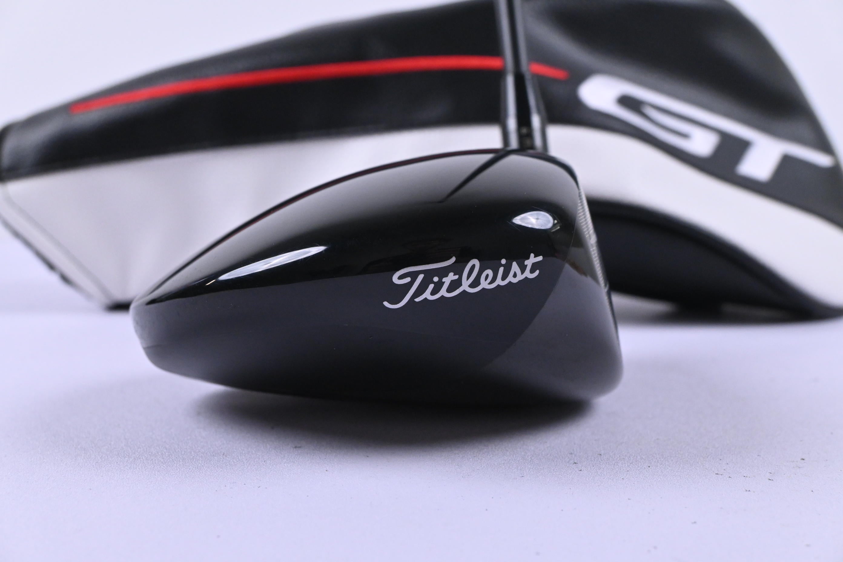 Titleist GT2 Driver / 9 Degree / Stiff Flex HZRDUS CB Red 50 Shaft