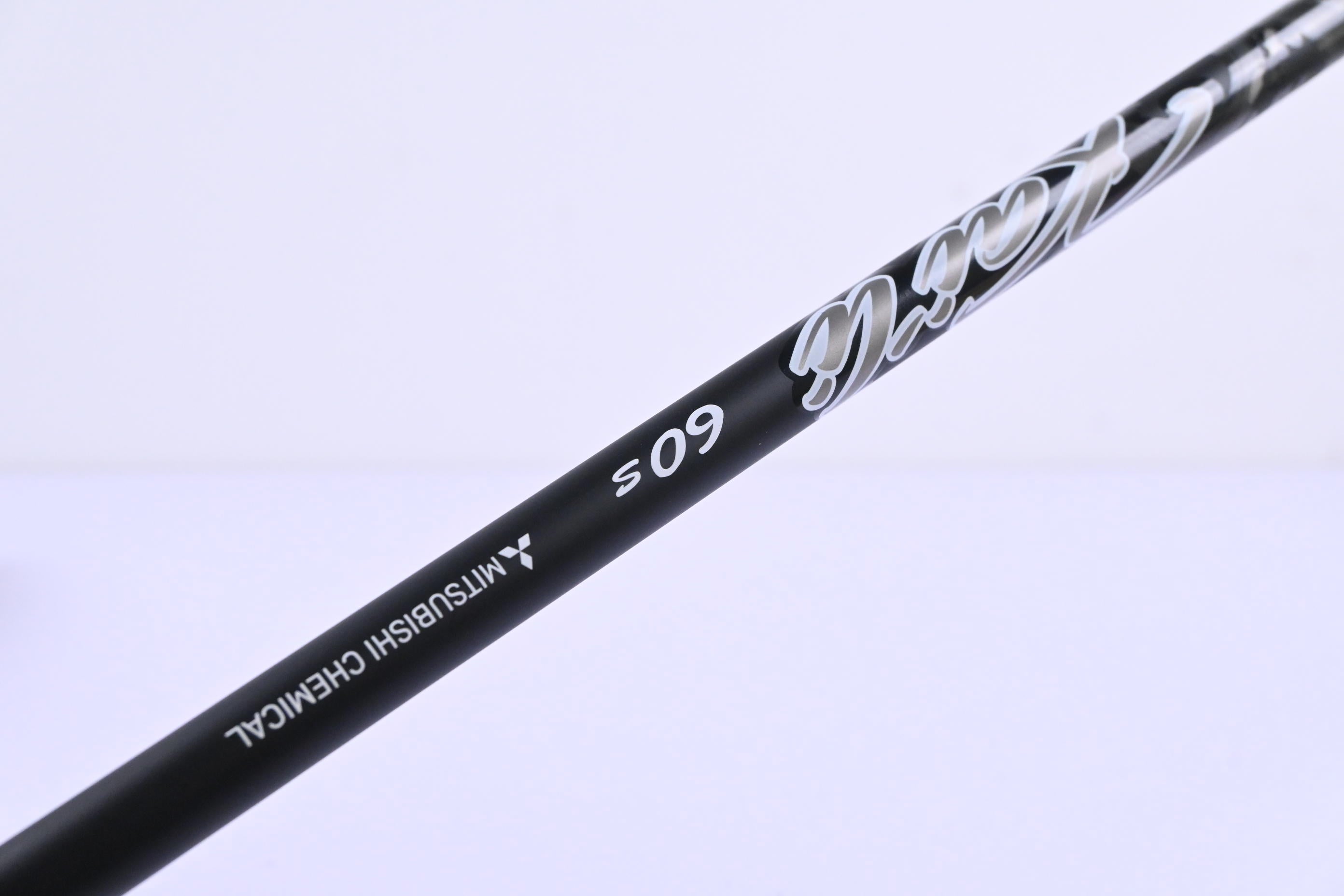 Taylormade Qi35 LS Driver / 10.5 Degree / Stiff Flex Kai'li Dark Waves White 60
