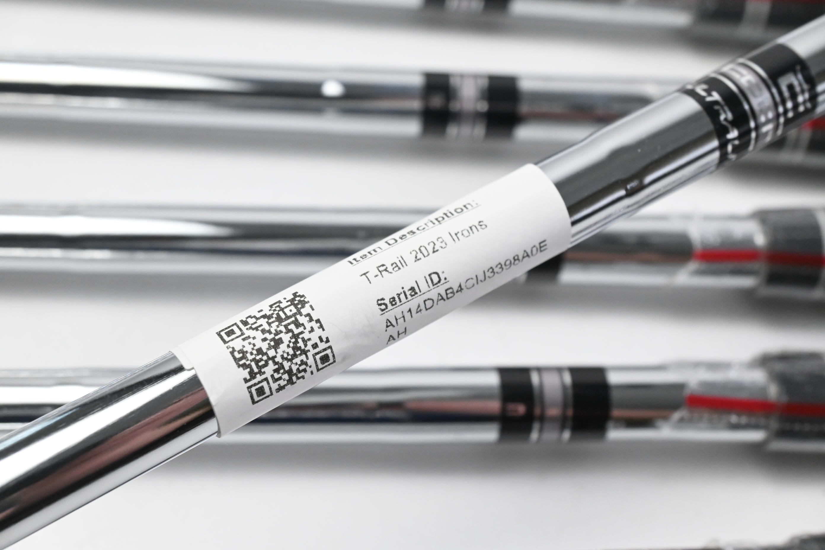 Cobra T-Rail 2023 Irons / 5H+6-PW+SW / Regular Flex Cobra Ultralite Shafts