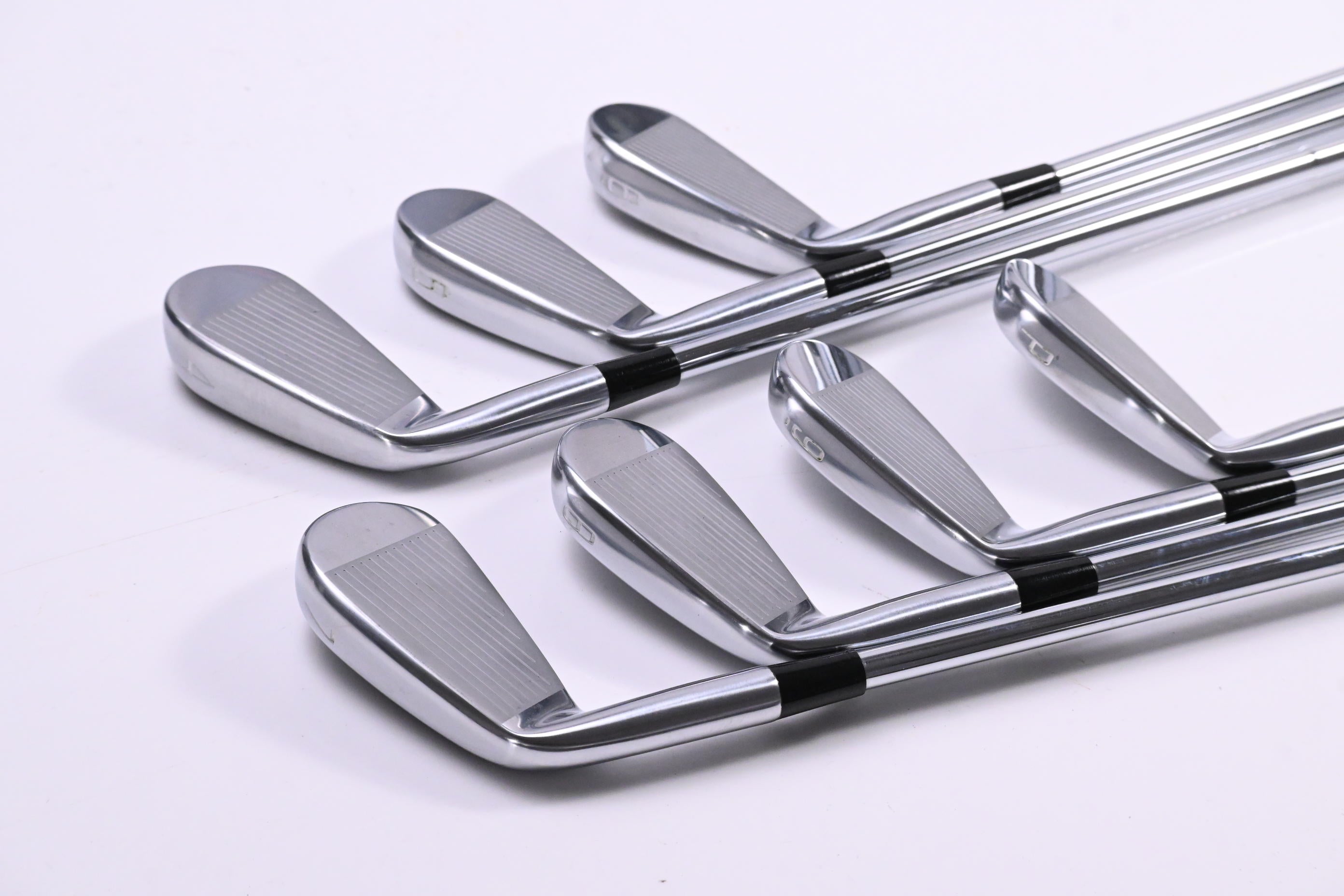 Mizuno Pro 245 Irons / 4-PW / Regular Flex Dynamic Gold Mid 100 R300 Shafts