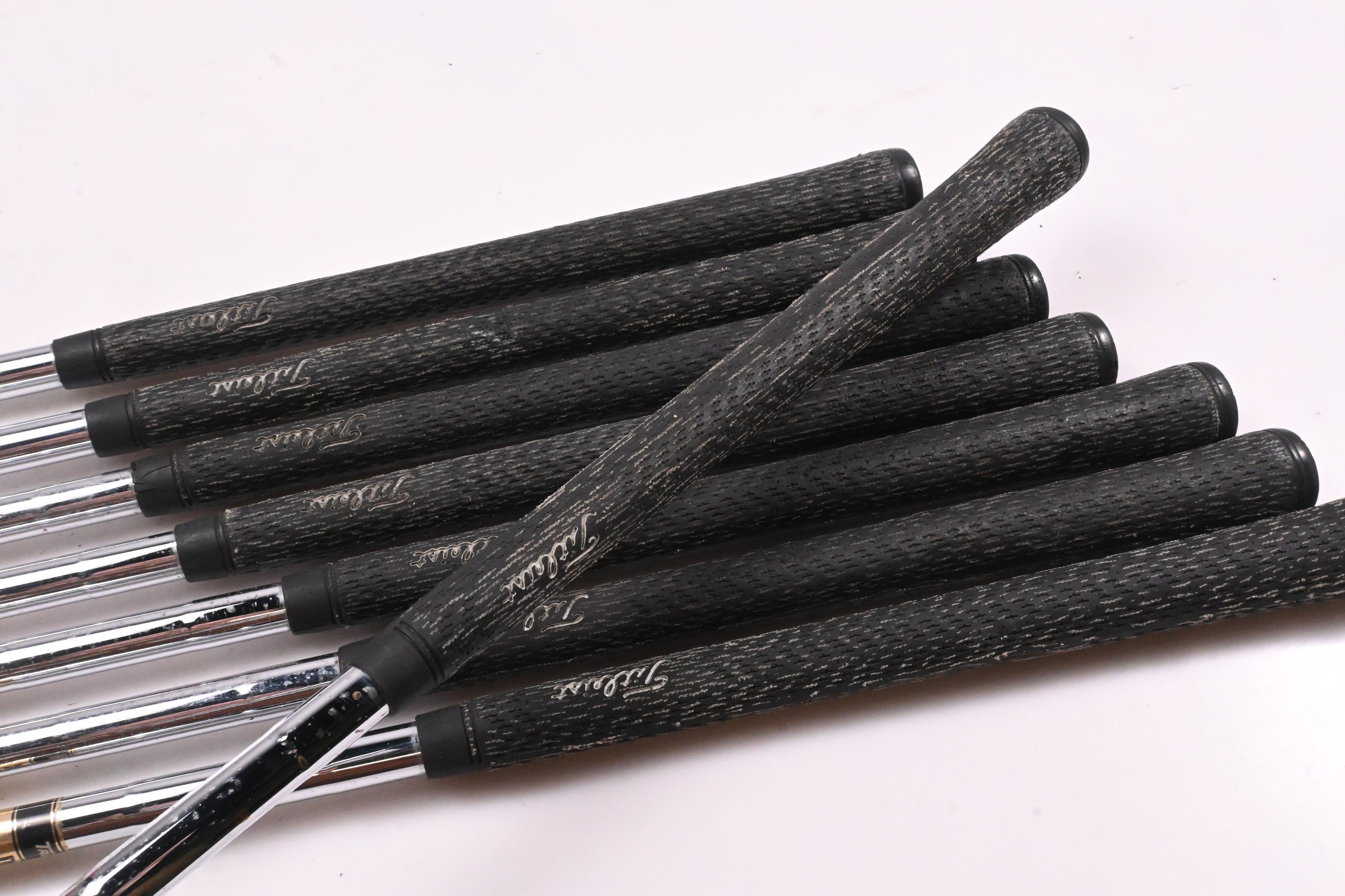 Titleist DCI 990 Irons / 3-PW / Regular Flex Dynamic Gold R300 Shafts
