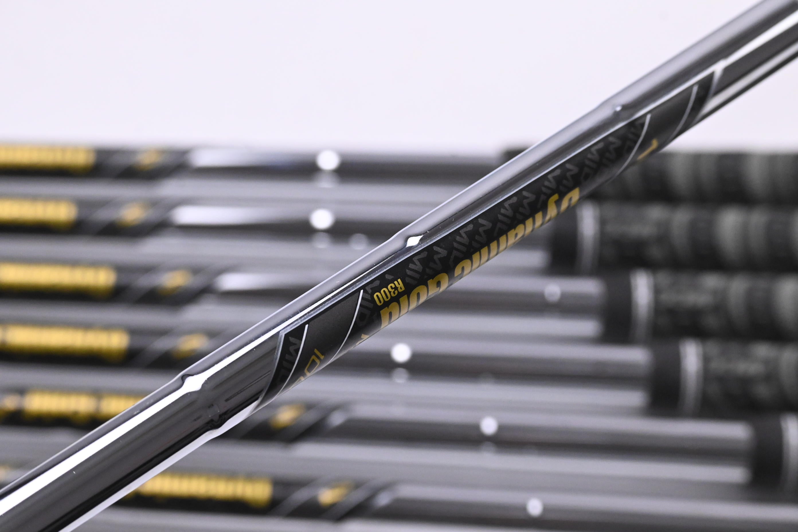 Mizuno Pro 245 Irons / 4-PW / Regular Flex Dynamic Gold Mid 100 R300 Shafts