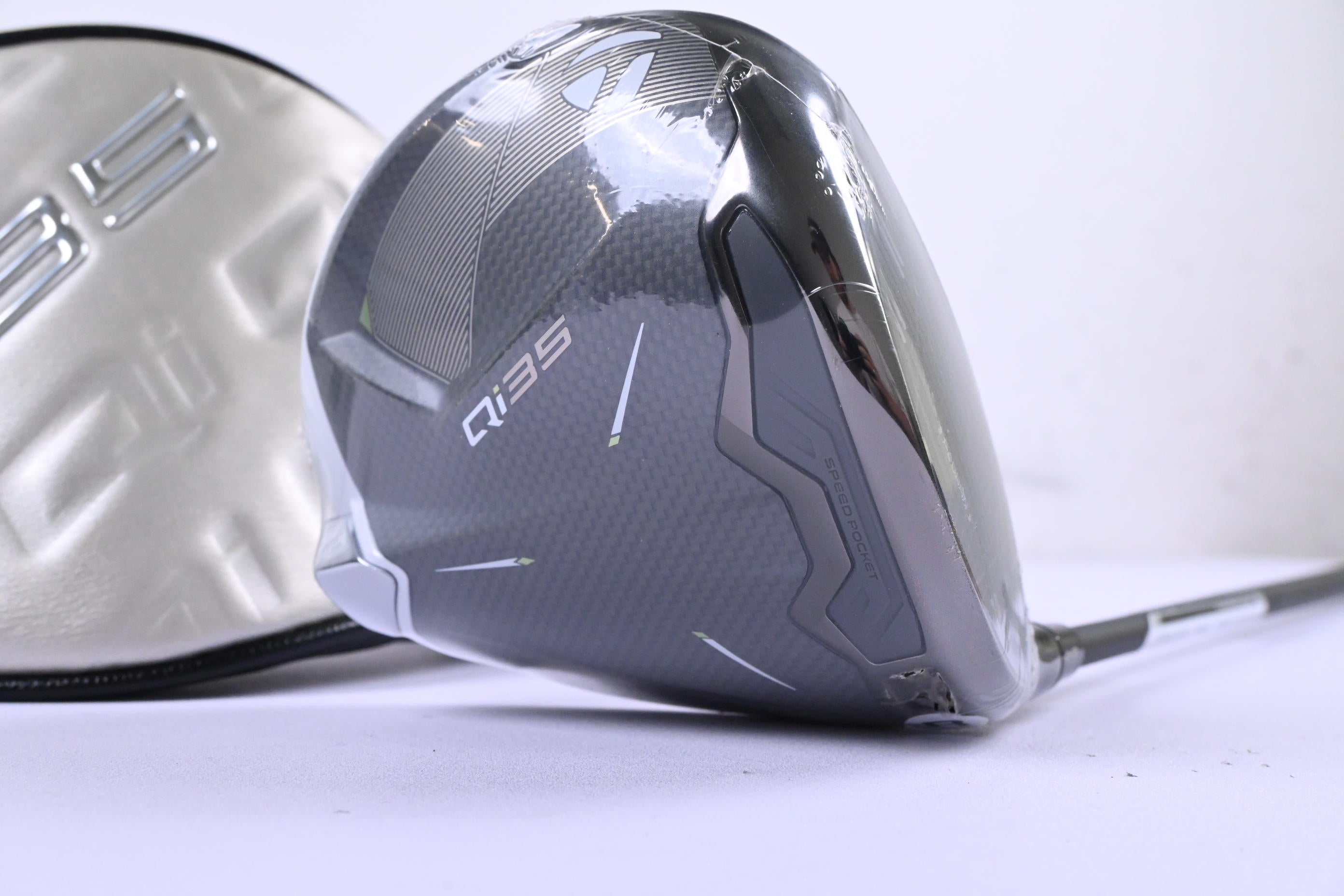 Taylormade Qi35 Max Lite Driver / 10.5 Degree / Regular Flex Vanquish 4 Shaft