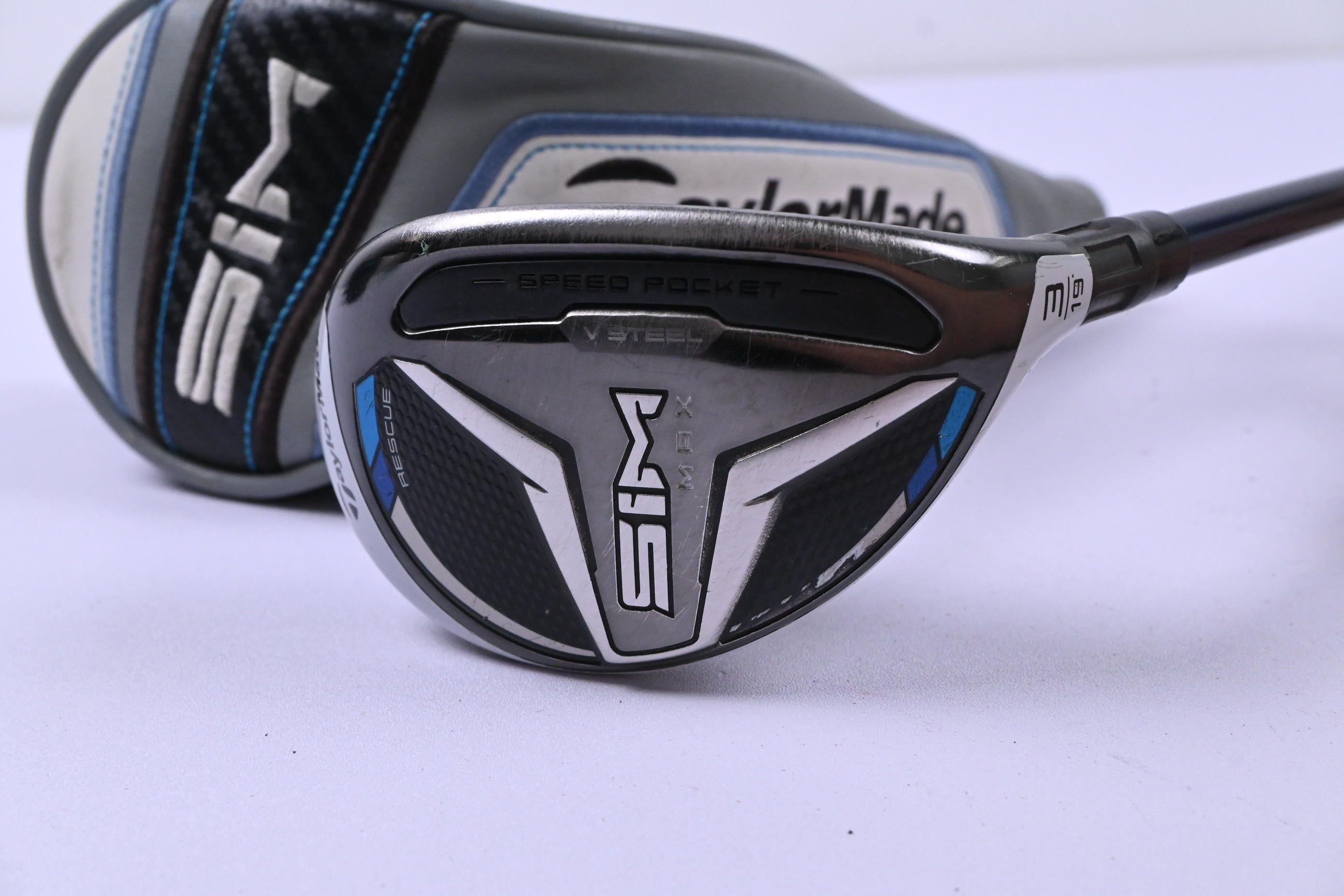 Taylormade SIM Max #3 Hybrid / 19 Degree / Stiff Flex Ventus Blue 7 Shaft