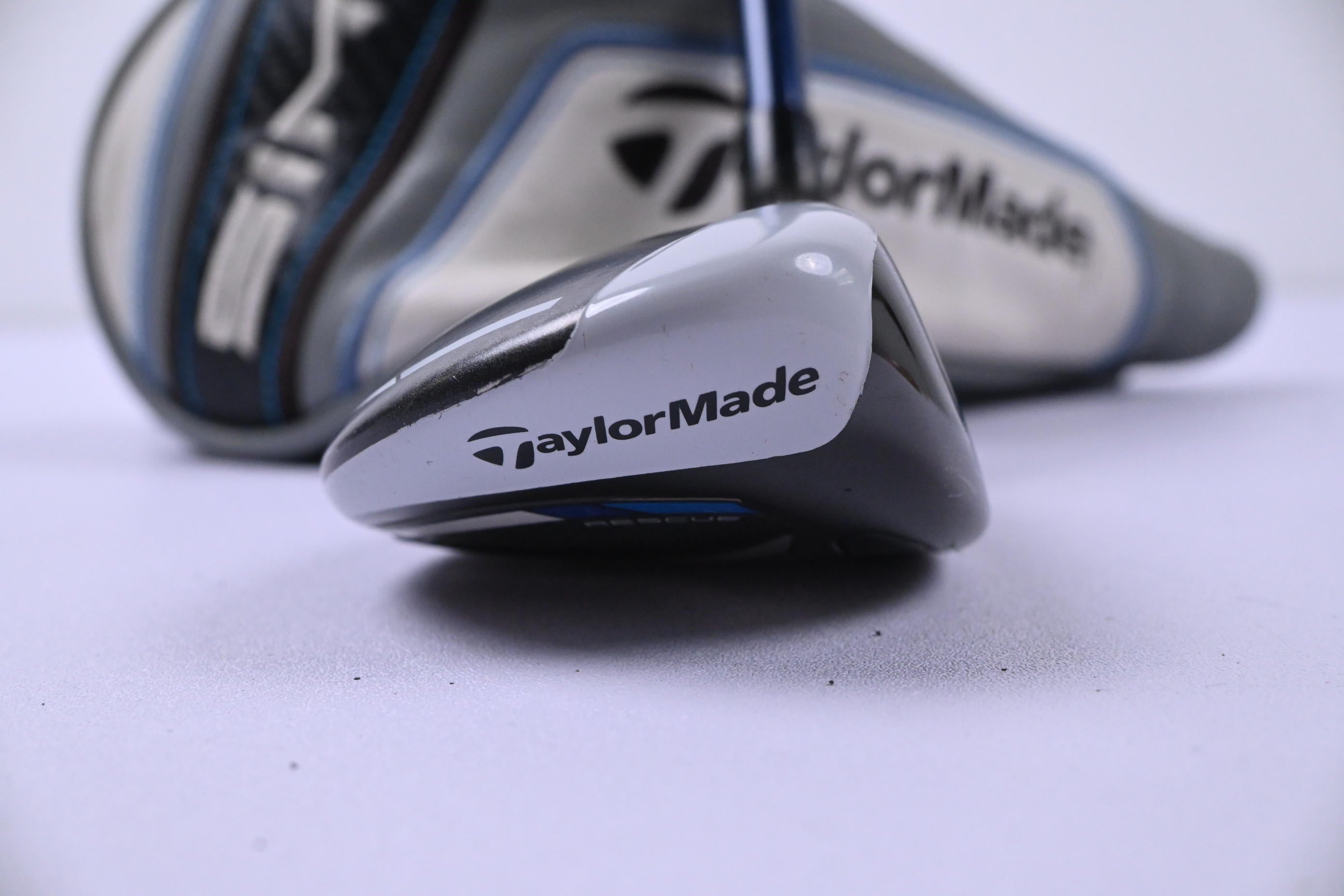 Taylormade SIM Max #3 Hybrid / 19 Degree / Stiff Flex Ventus Blue 7 Shaft
