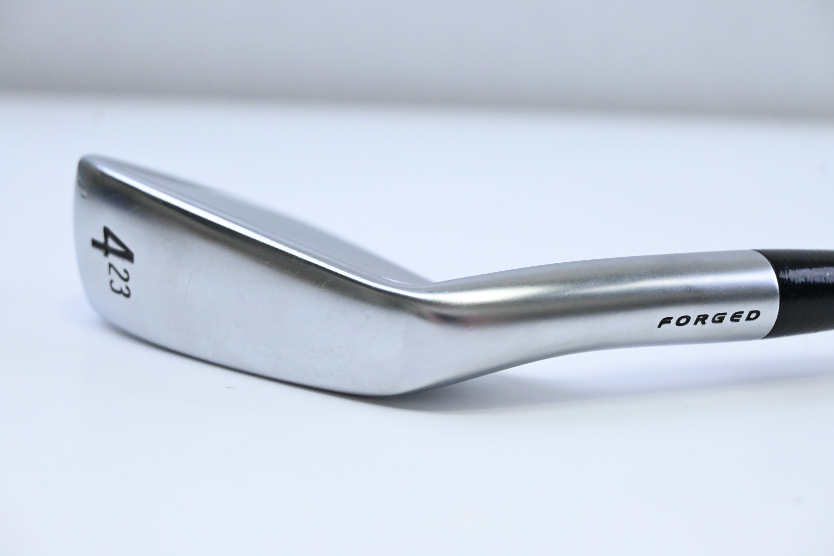 Srixon ZX Utility #4 Iron / 23 Degree / Regular Flex UST Recoil 95 Shaft