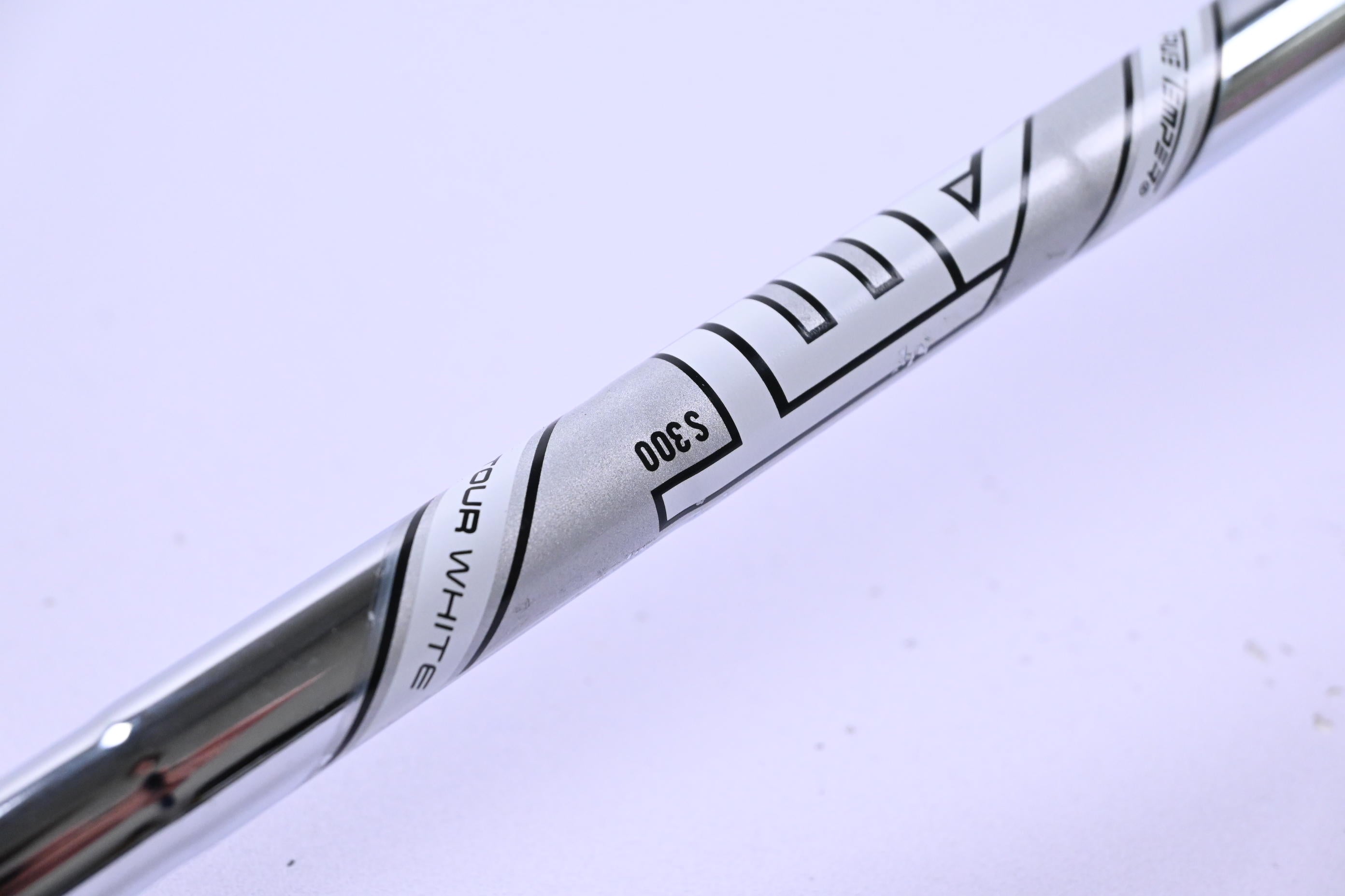 Titleist 620 MB #7 Iron / Stiff Flex True Temper AMT White S300 Shaft