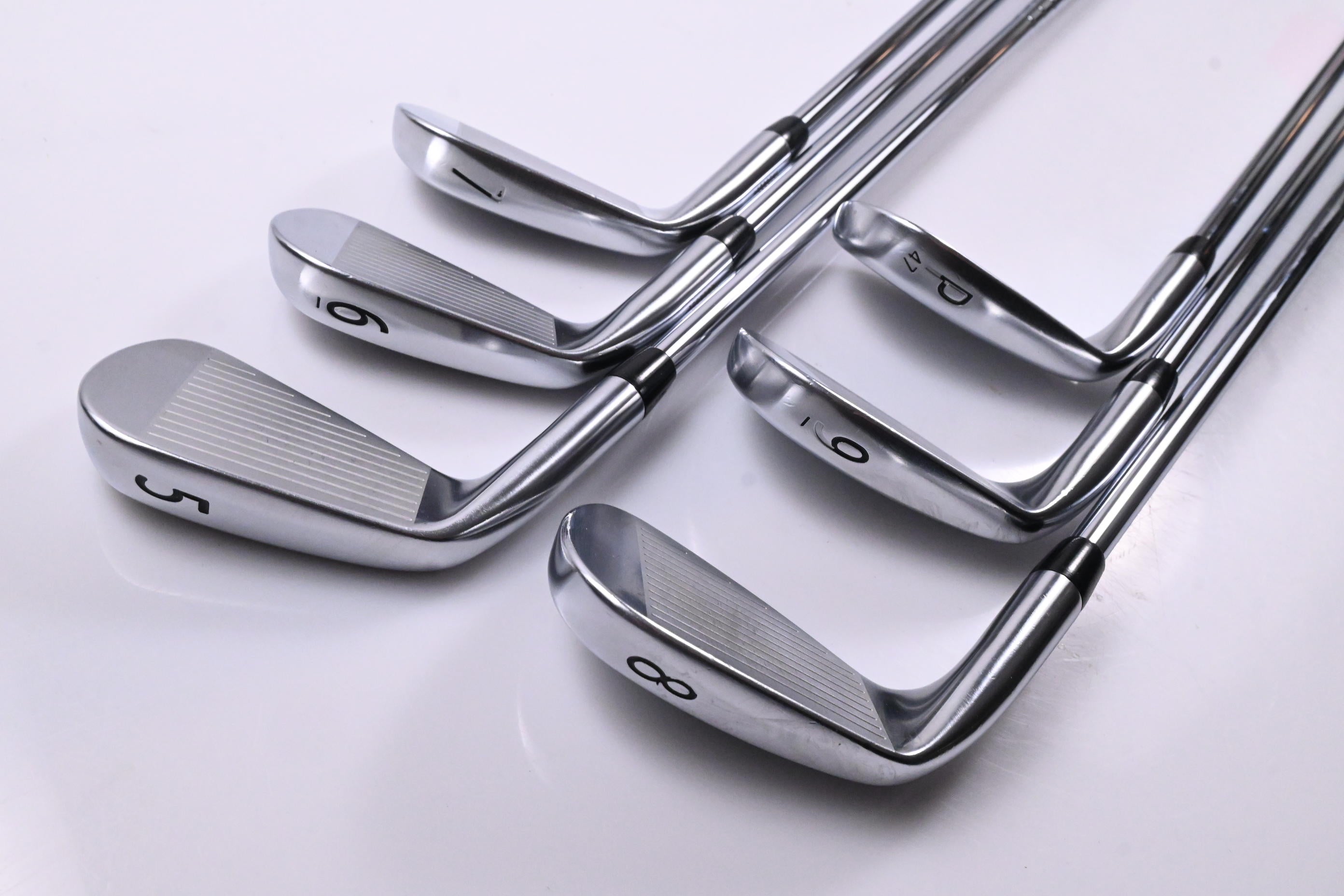 Titleist CB 620 Irons / 5-PW / Regular Flex AMT Red R300 Shafts
