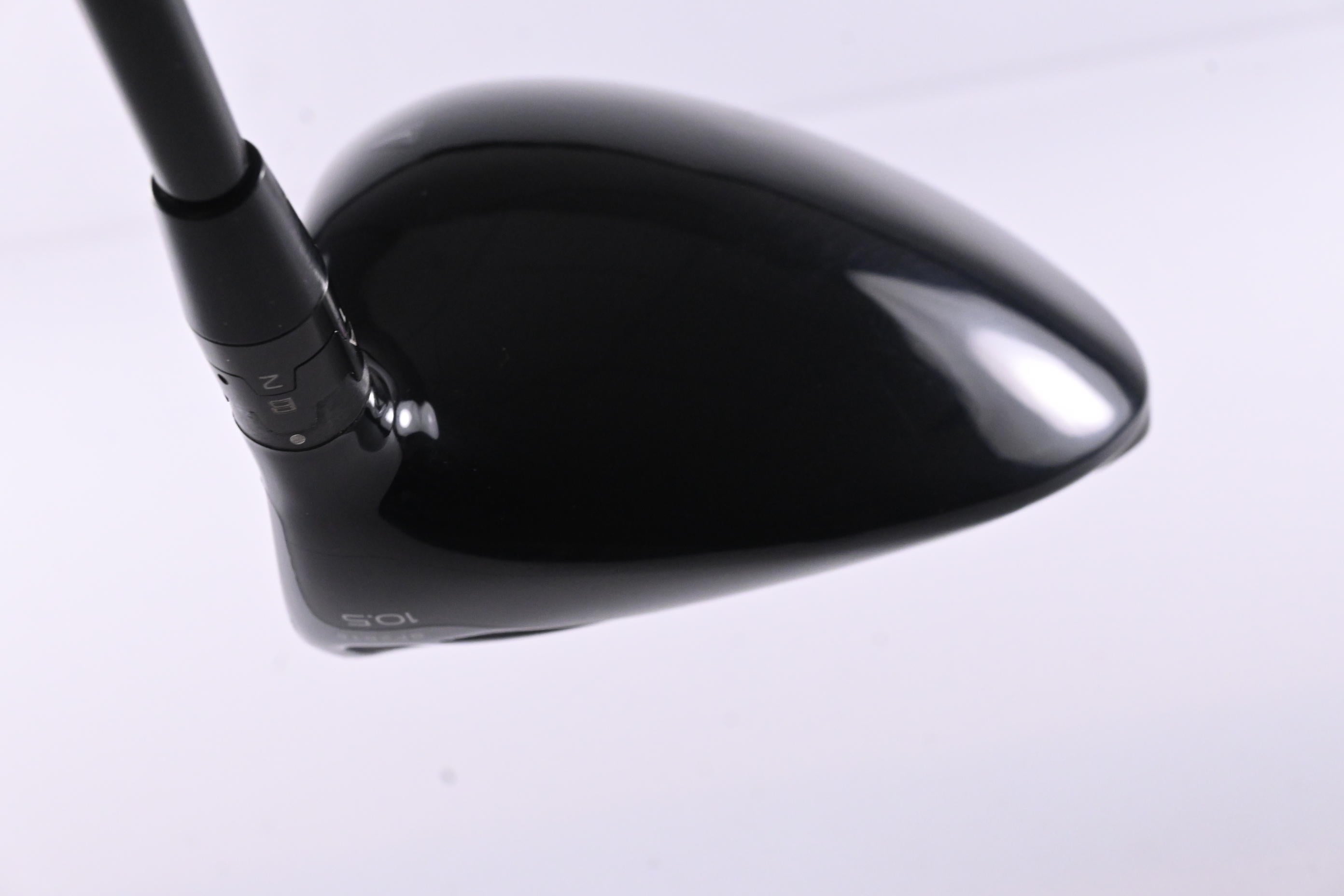 Titleist TS2 Driver / 10.5 Degree / Regular Flex Tensei AV Blue 55 Shaft w/ SFW