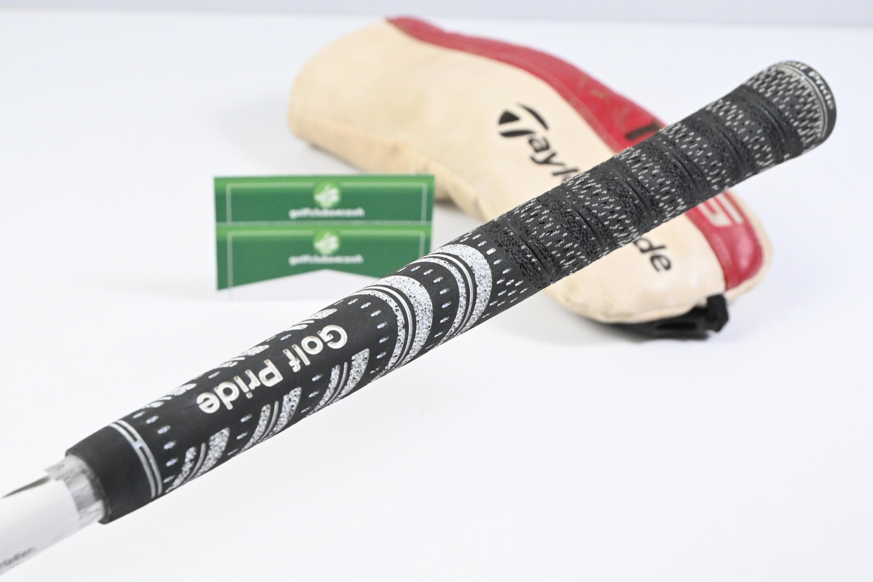 Left Hand Taylormade R15 #3 Wood / 15 Degree / Regular Flex Fujikura Speeder 67
