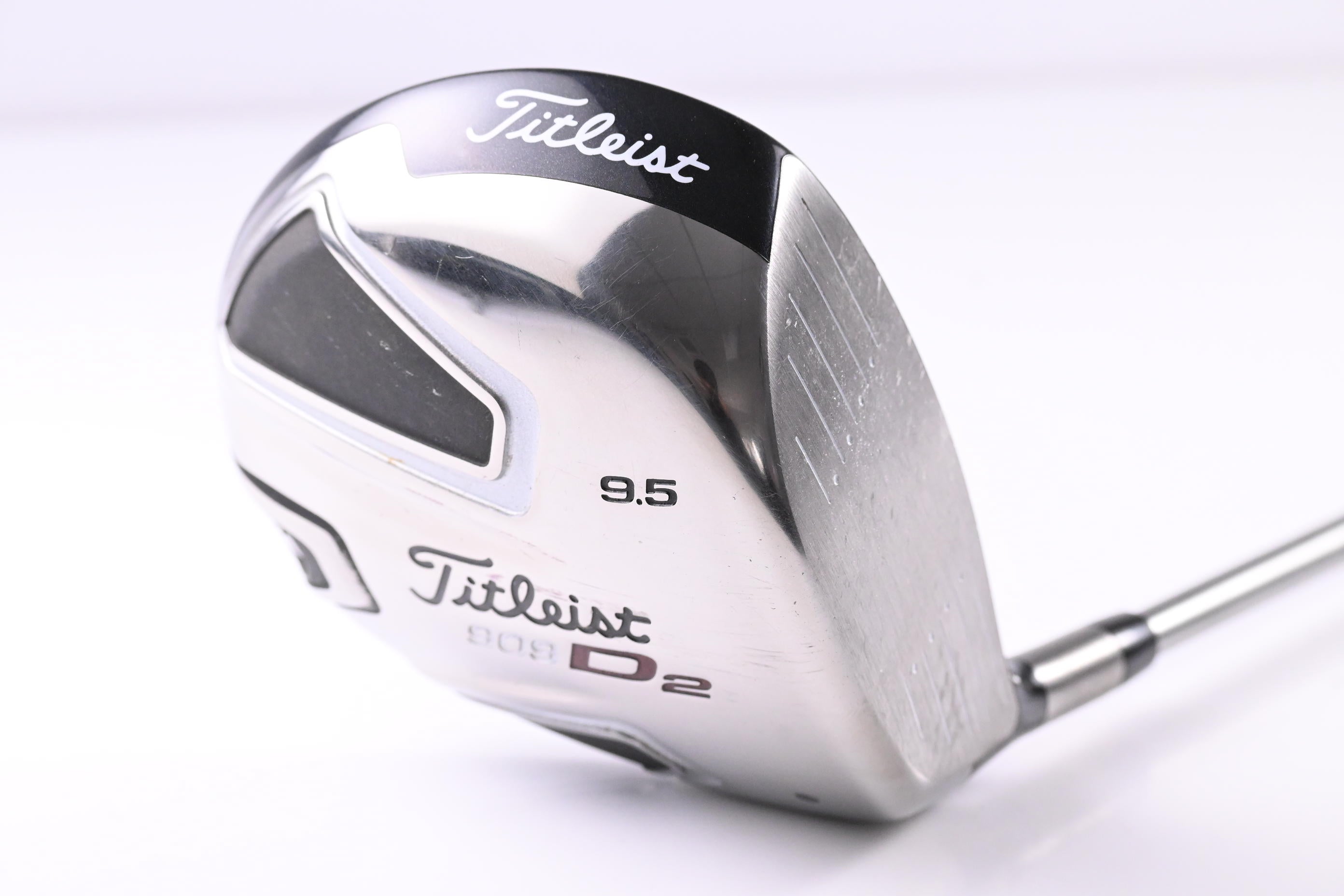 Titleist 909 D2 Driver / 9.5 Degree / X-Flex Diamana S 73 Shaft