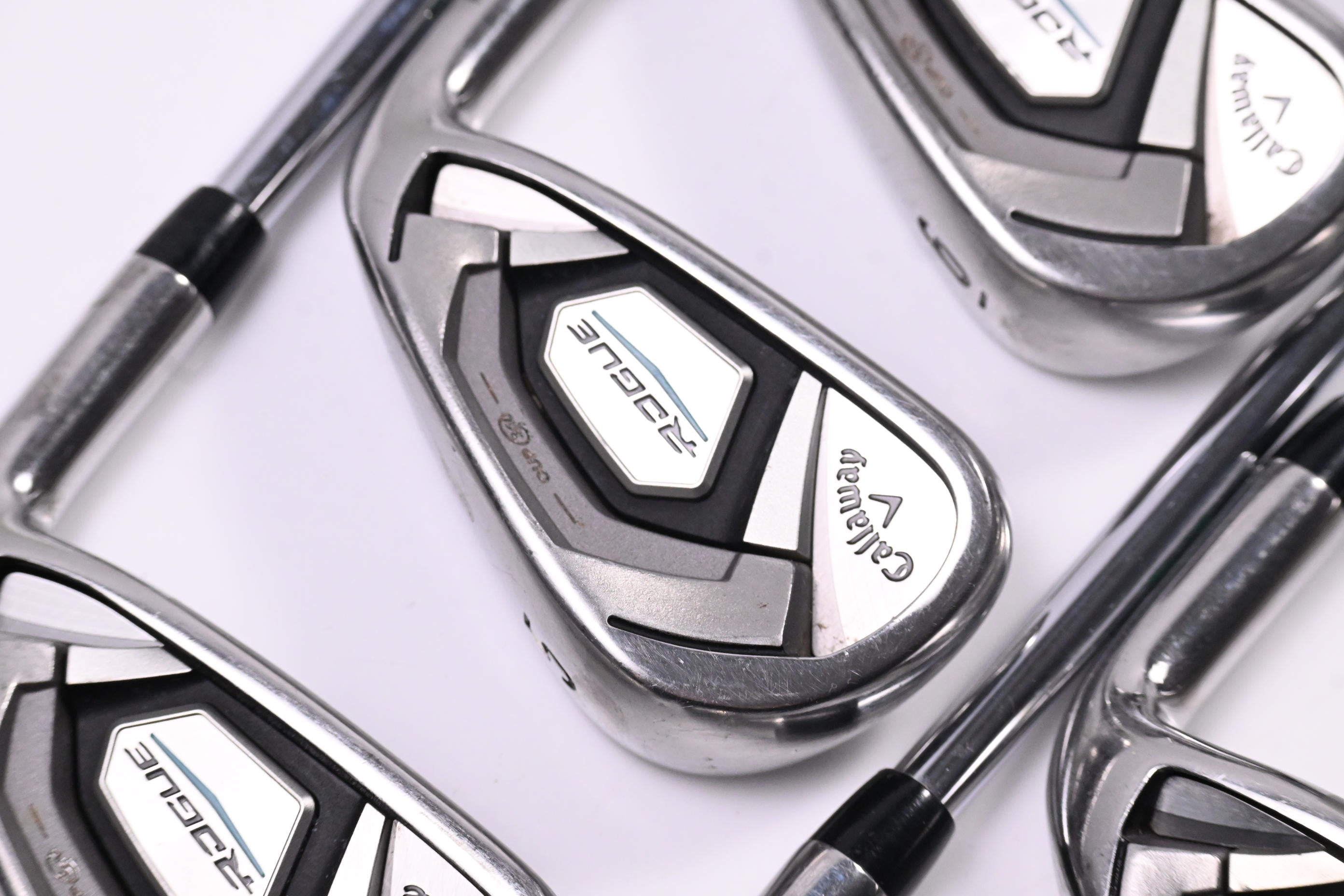 Callaway Rogue Irons / 4-PW+AW / Regular Flex Project X LZ 95 Shafts