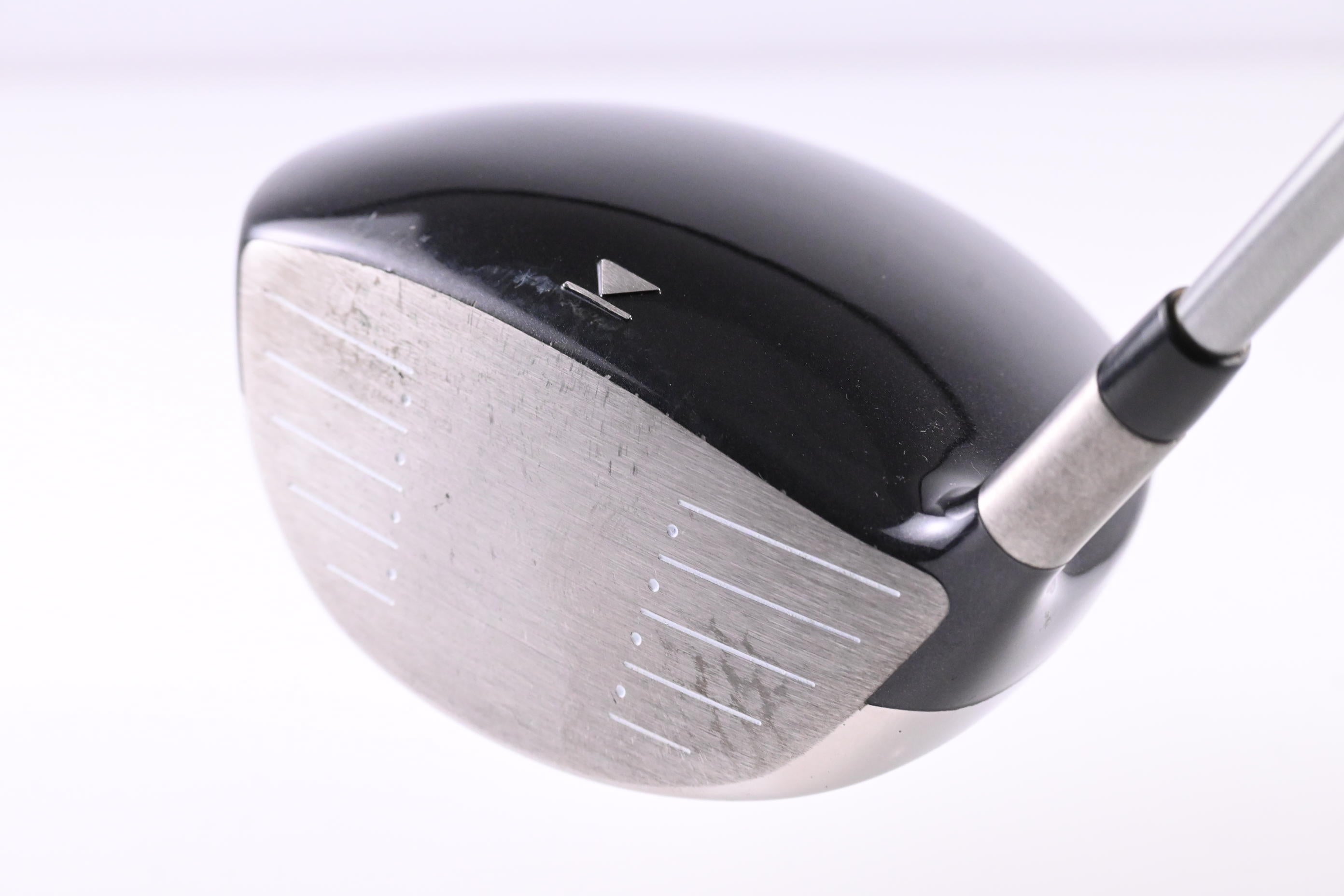 Titleist 909 D2 Driver / 9.5 Degree / X-Flex Diamana S 73 Shaft