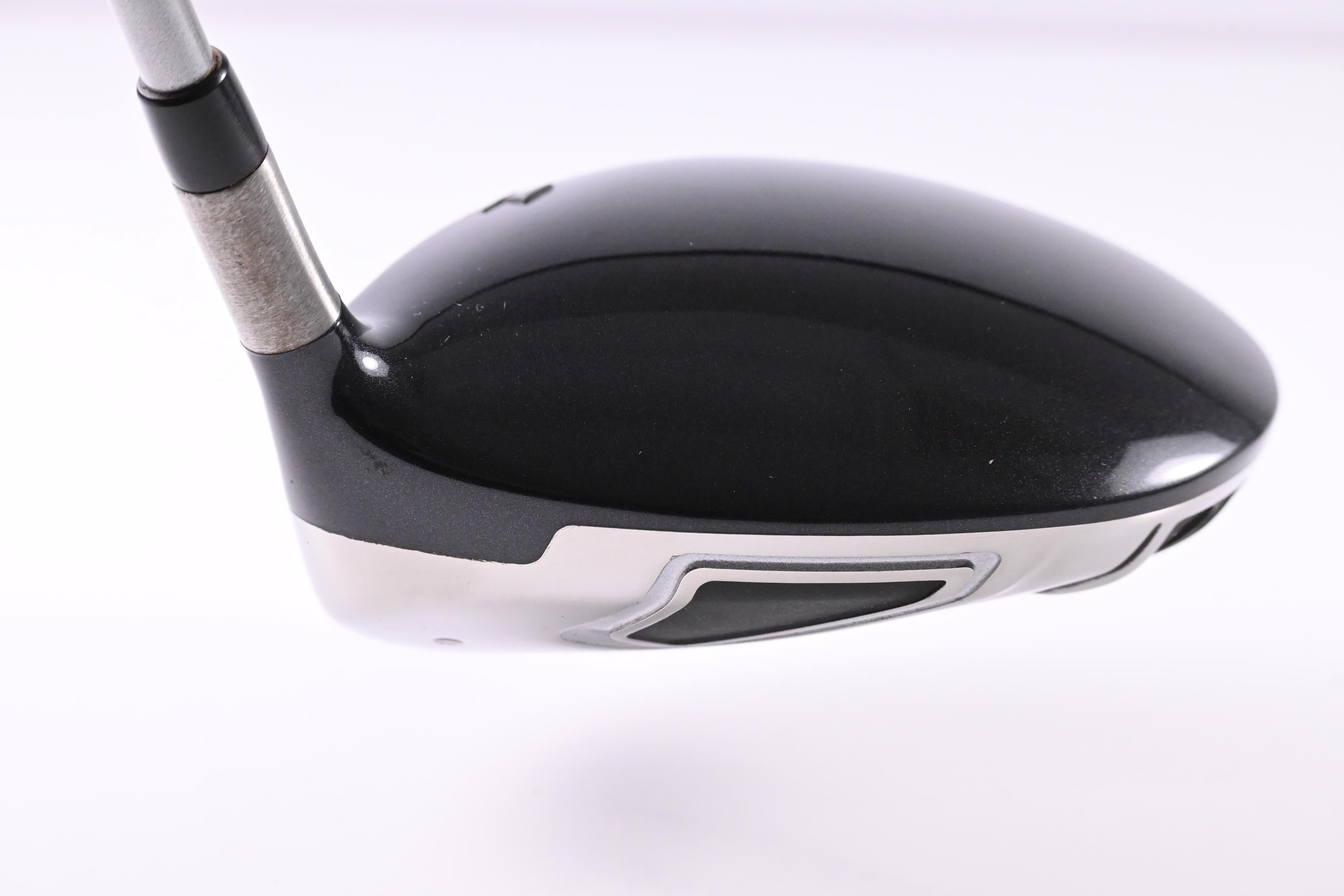 Titleist 909 D2 Driver / 9.5 Degree / X-Flex Diamana S 73 Shaft
