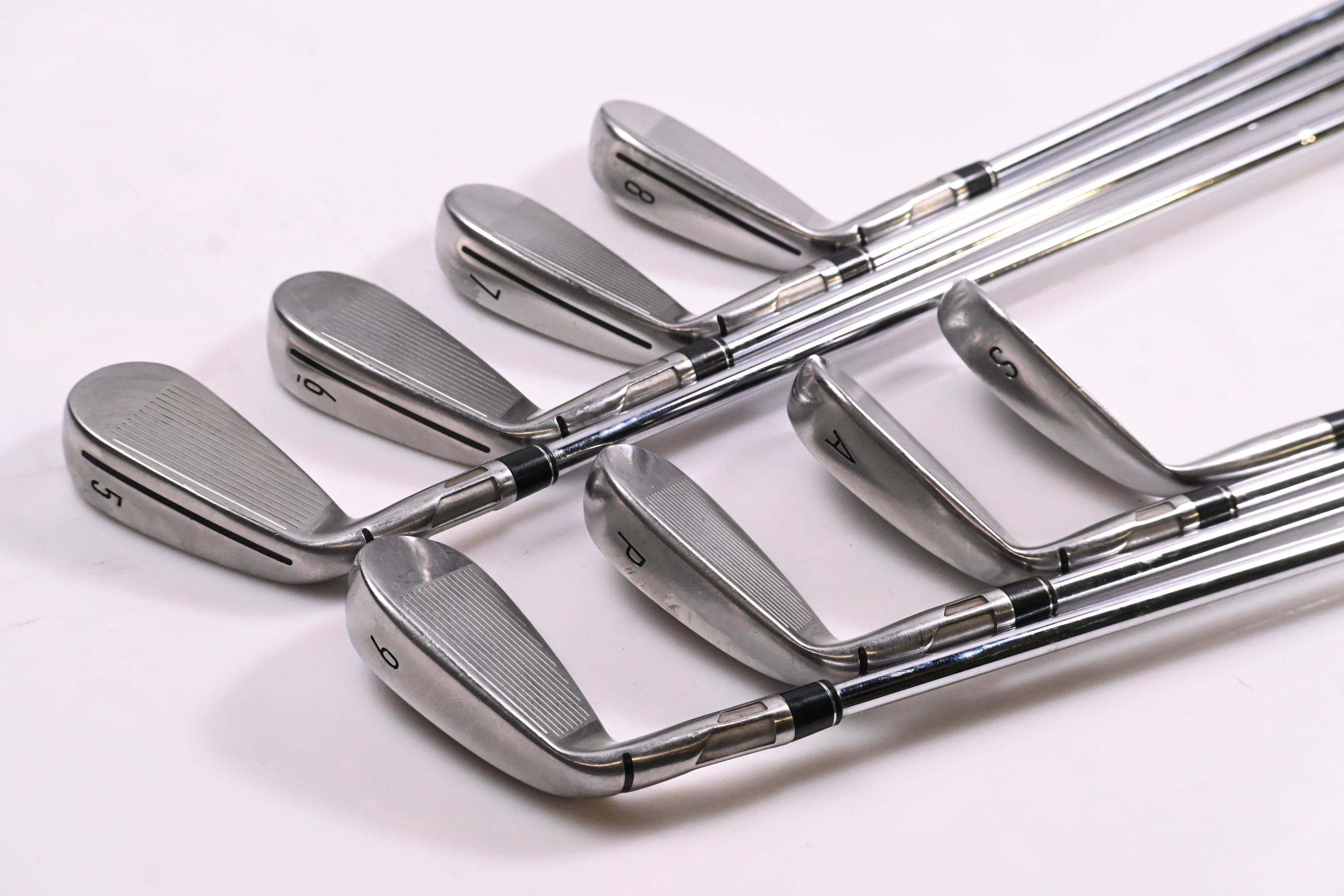 Taylormade Stealth Irons / 5-PW+GW+SW / Regular Flex Dynamic Gold 95 R300