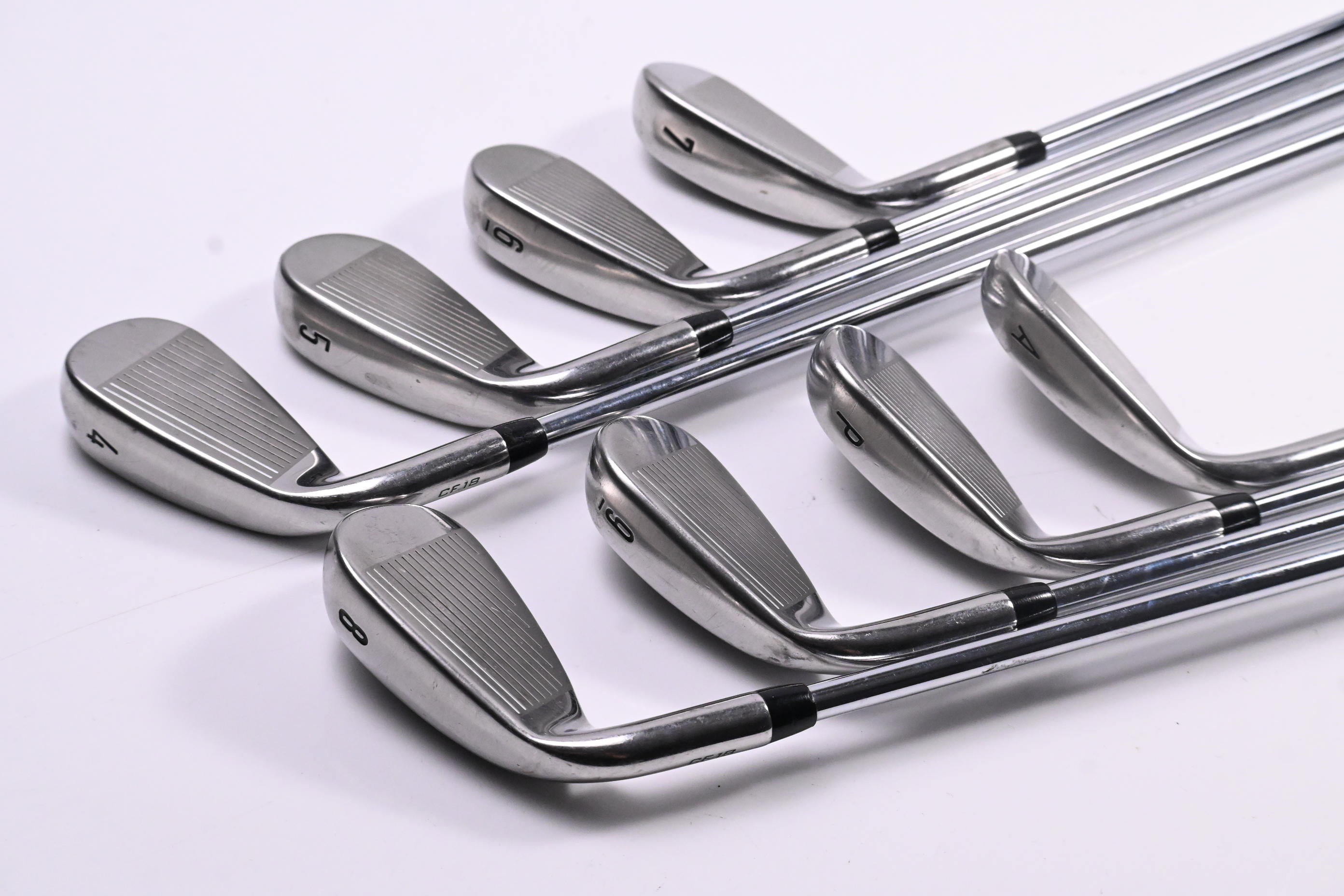 Callaway Rogue Irons / 4-PW+AW / Regular Flex Project X LZ 95 Shafts