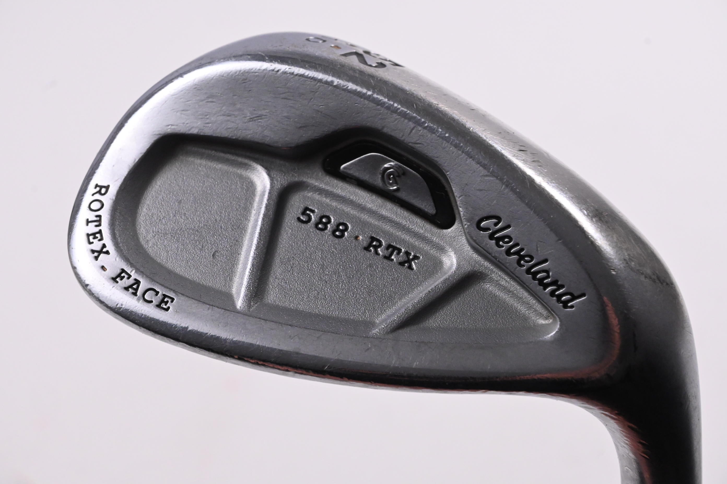 Cleveland 588 RTX Gap Wedge / 52 Degree / Wedge Flex Dynamic Gold Shaft